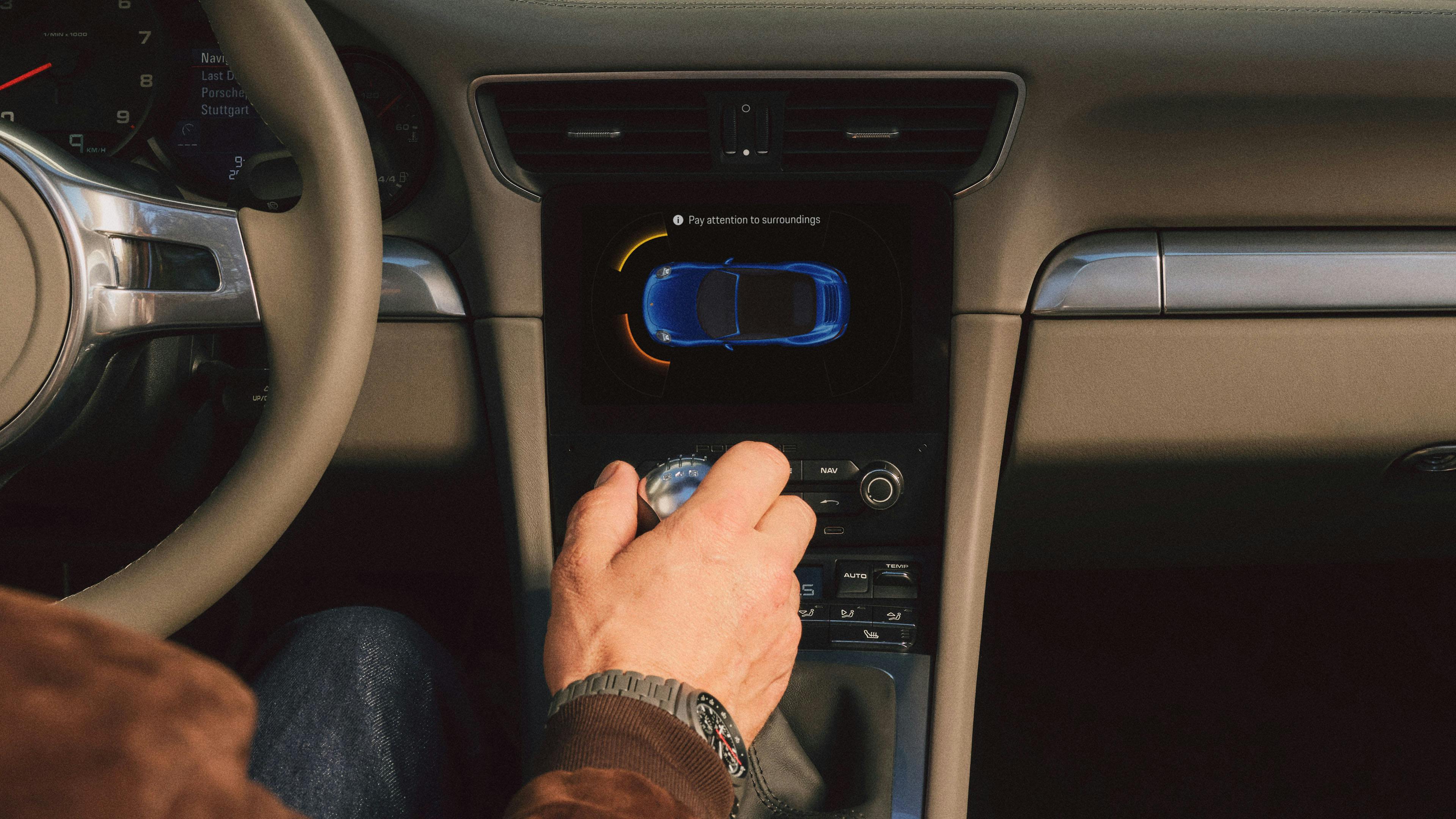 PCCM Plus Display mit digitaler Fahrzeugdarstellung