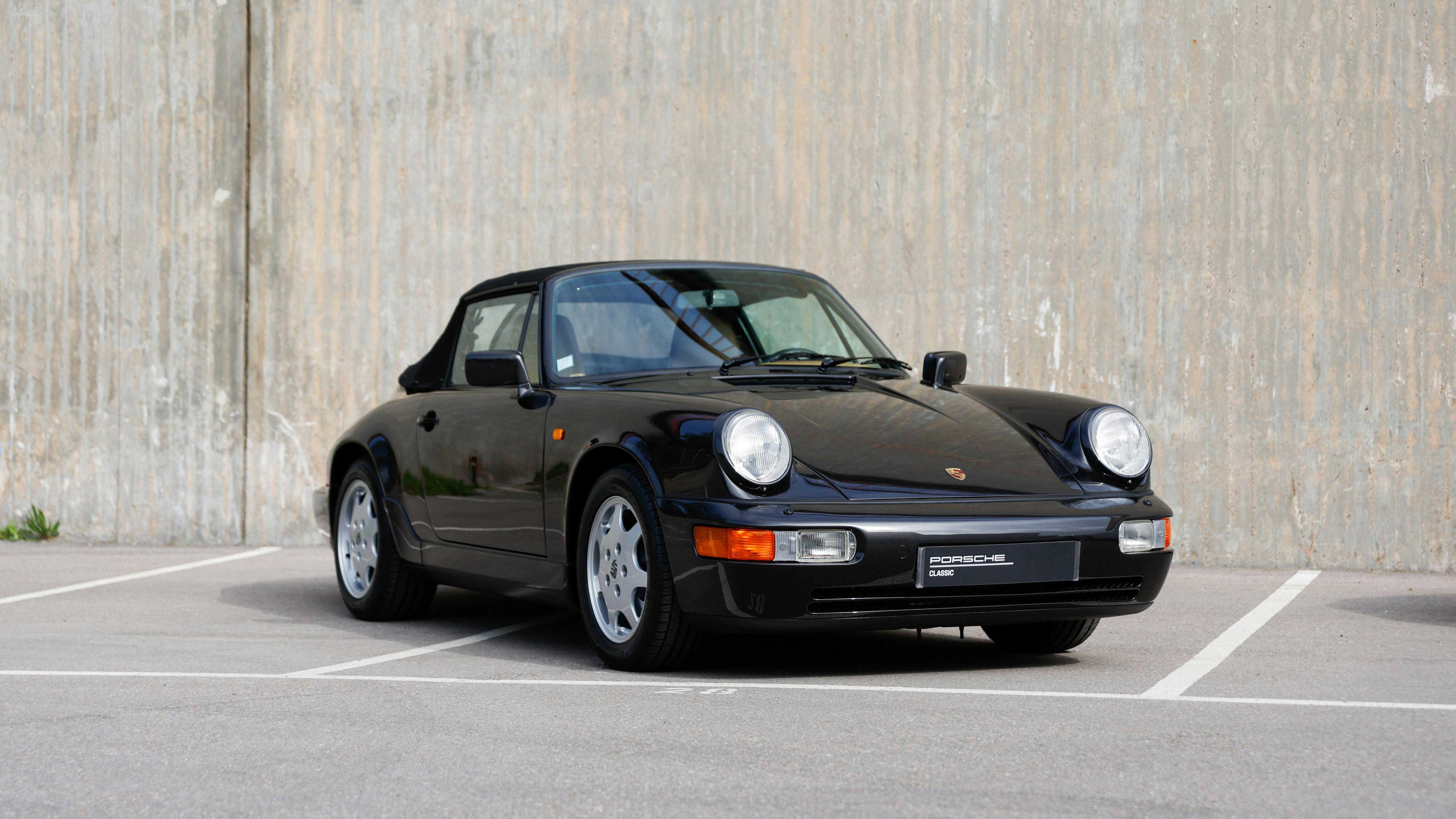 Porsche 964 cabriolet noire.