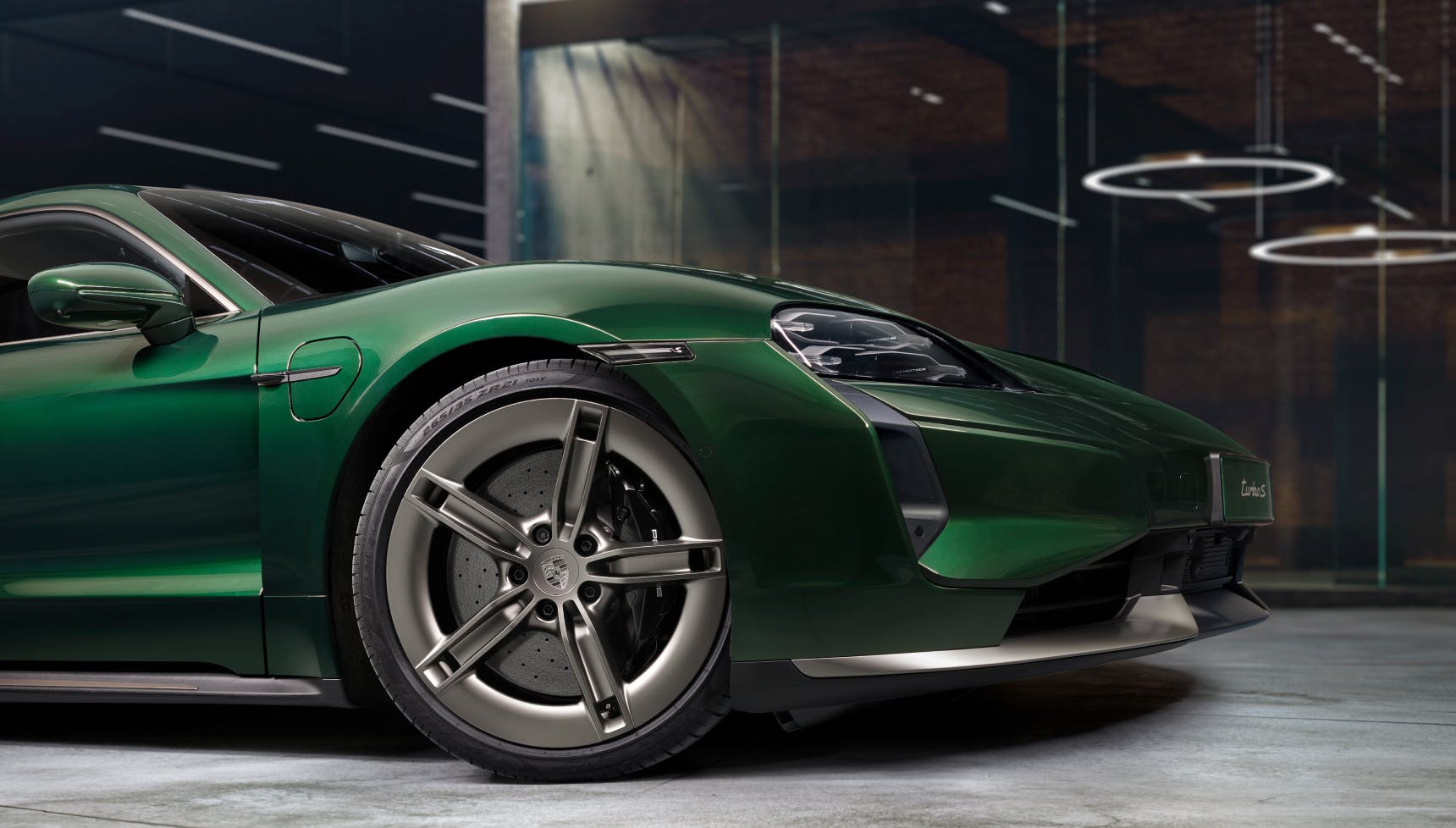 ポルシェ特注 1/43 Porsche Taycan Turbo GT エクスクルーシブなTaycan | ポルシェジャパン