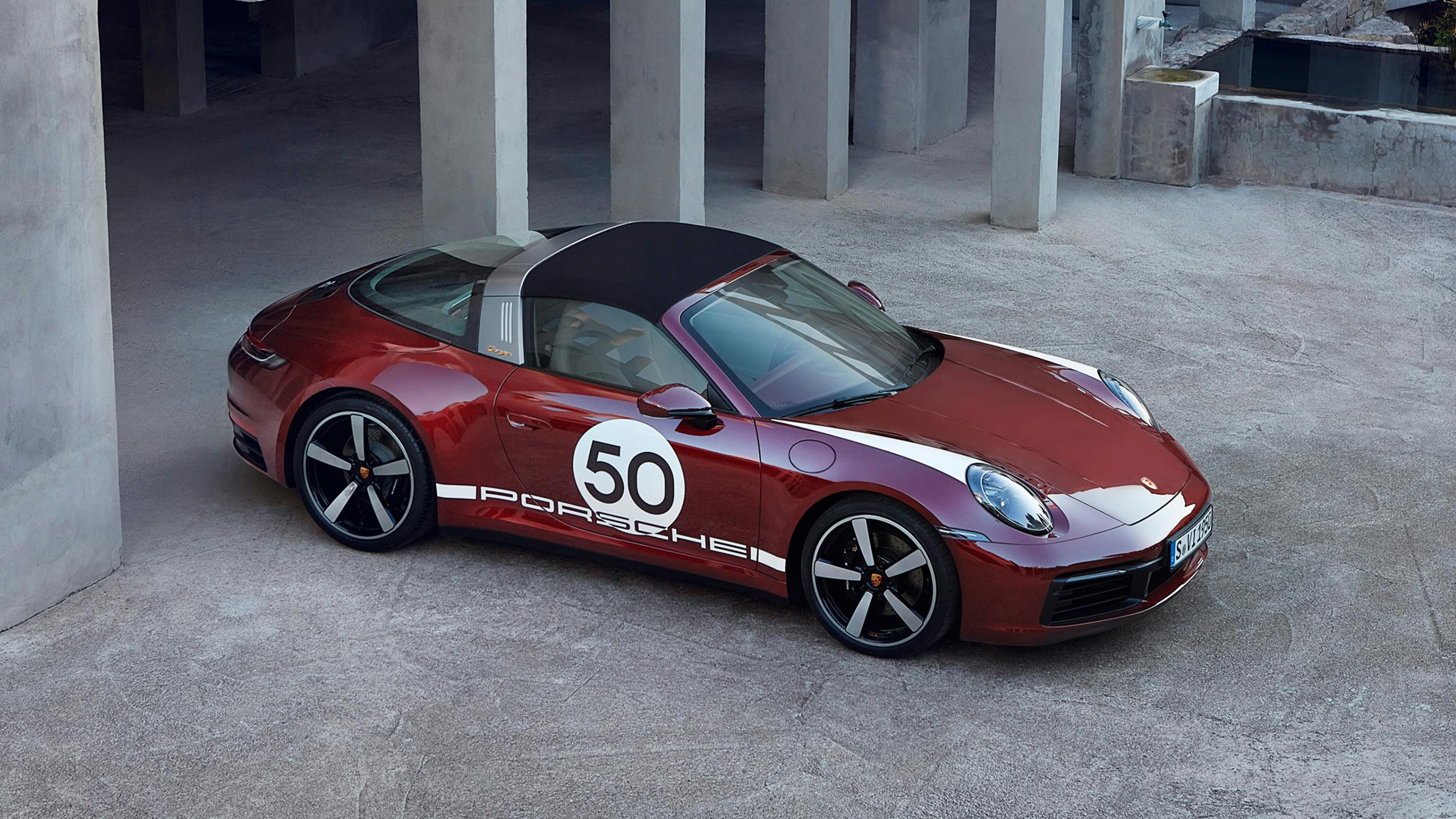 Porsche 911 Targa 4S Heritage Design Edition in Cherry Metallic. View of the vehicle from above.