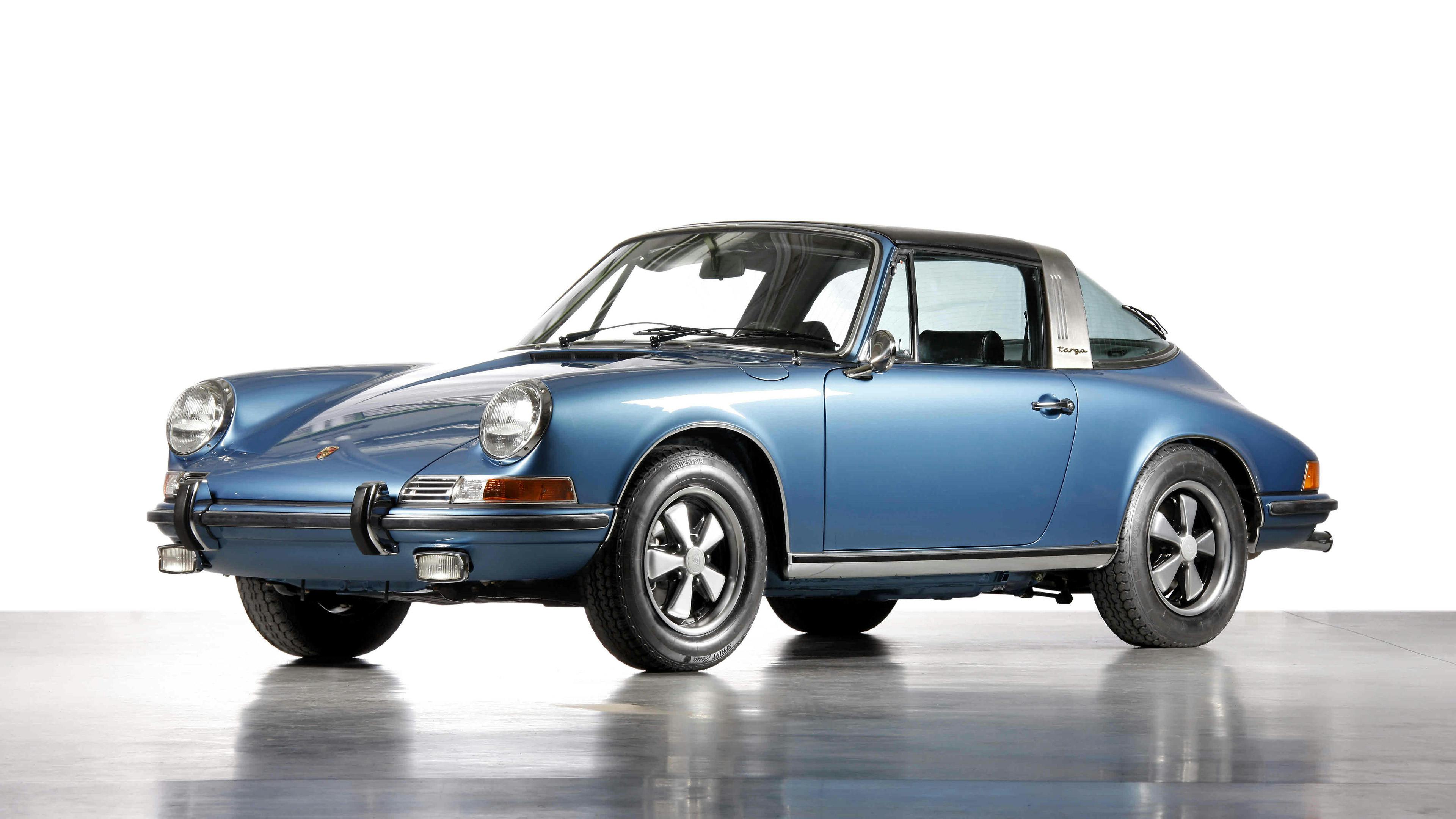 Blue Porsche 911 S 2.2 Targa