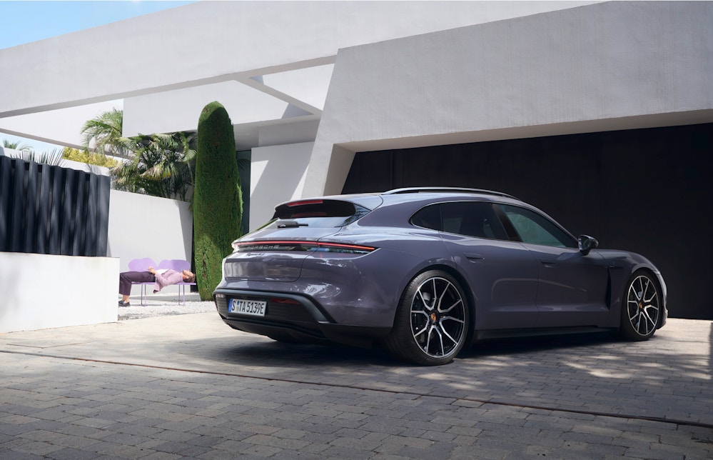 Porsche taycan store sports turismo