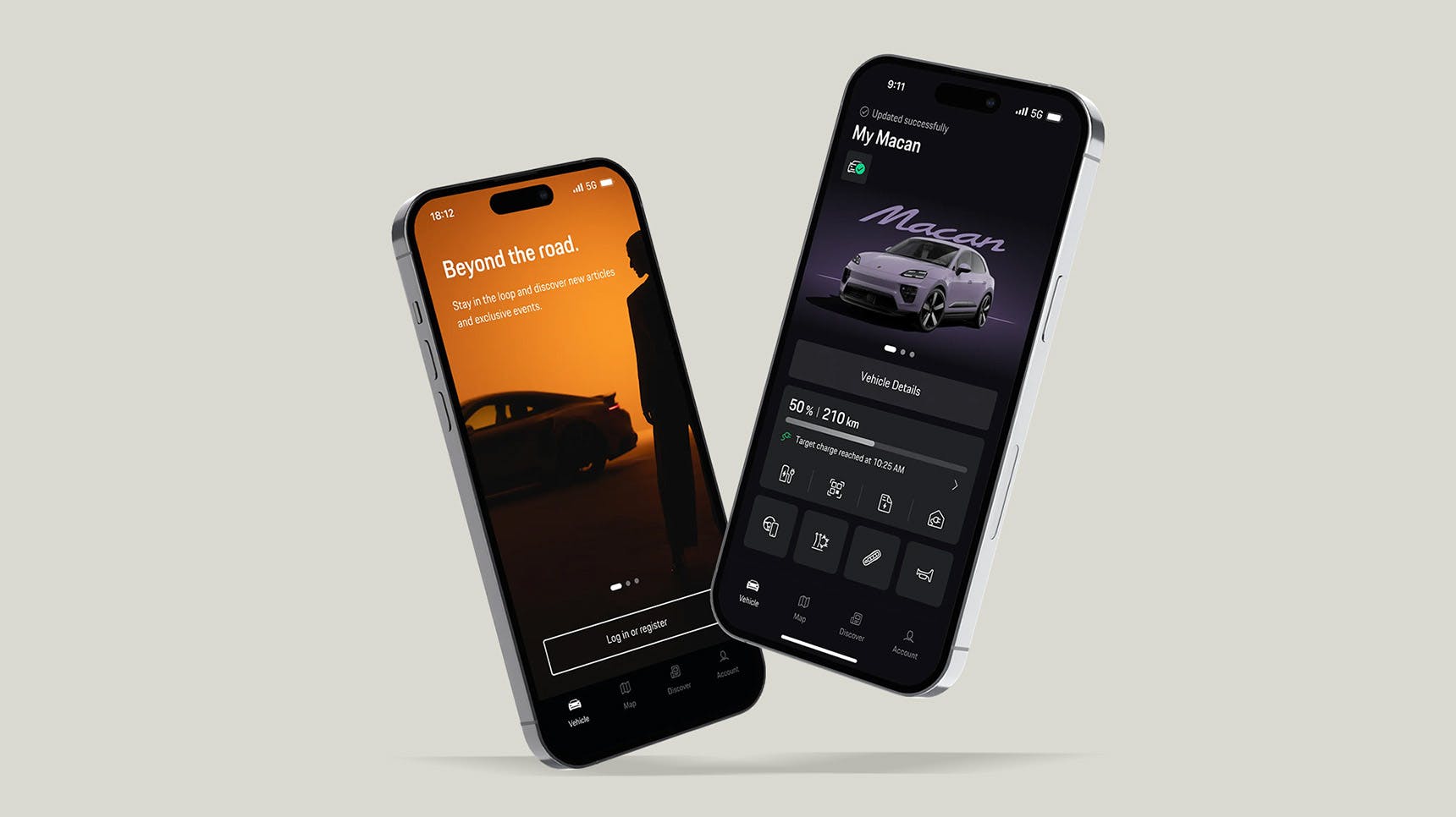 Representación de la aplicación MyPorsche en un iPhone. La aplicación está iniciada y muestra la pantalla de inicio que pide al usuario que se conecte o se registre.