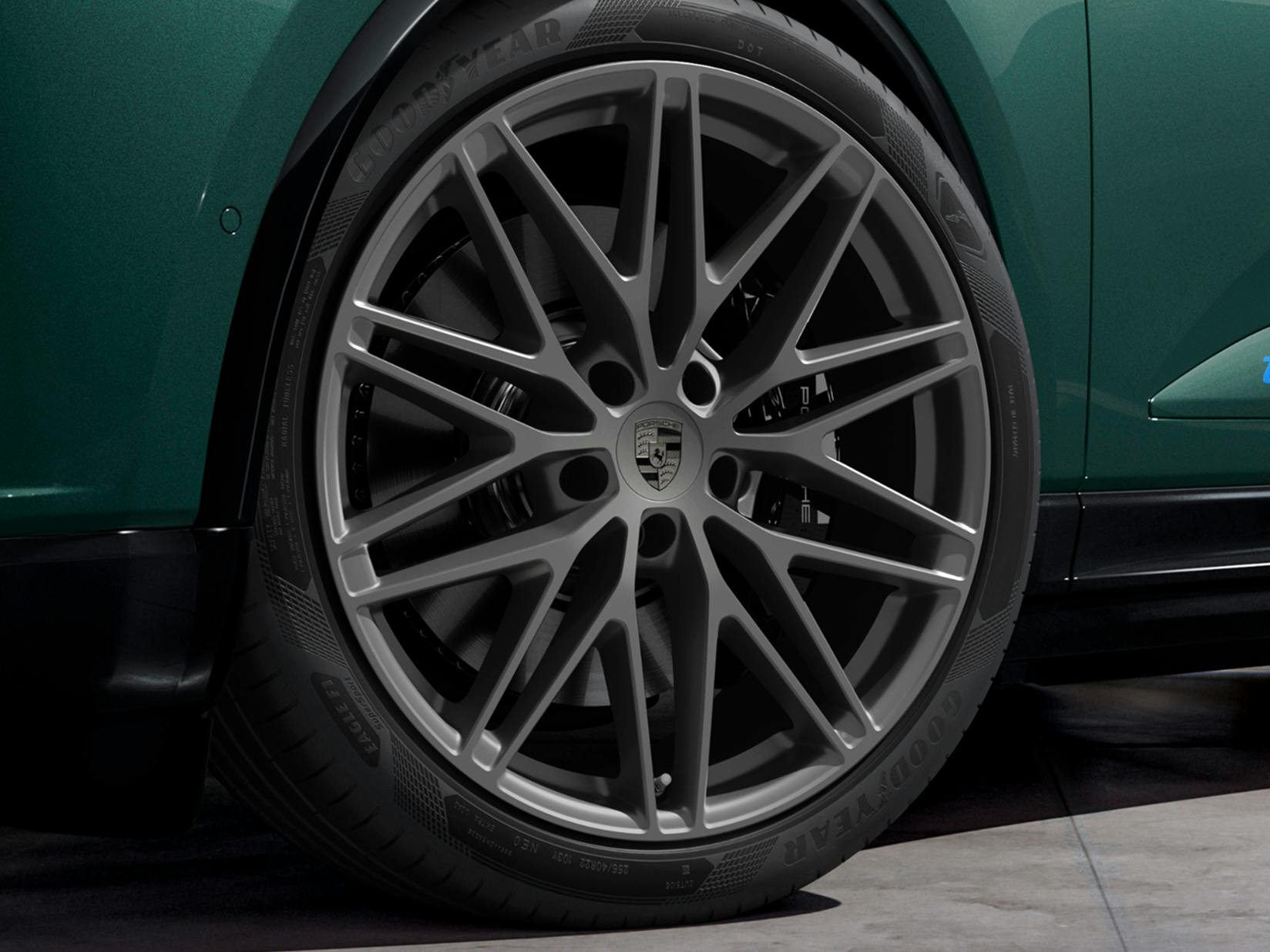 Vue détaillée de la jante du Macan Turbo Porsche Exclusive Manufaktur.