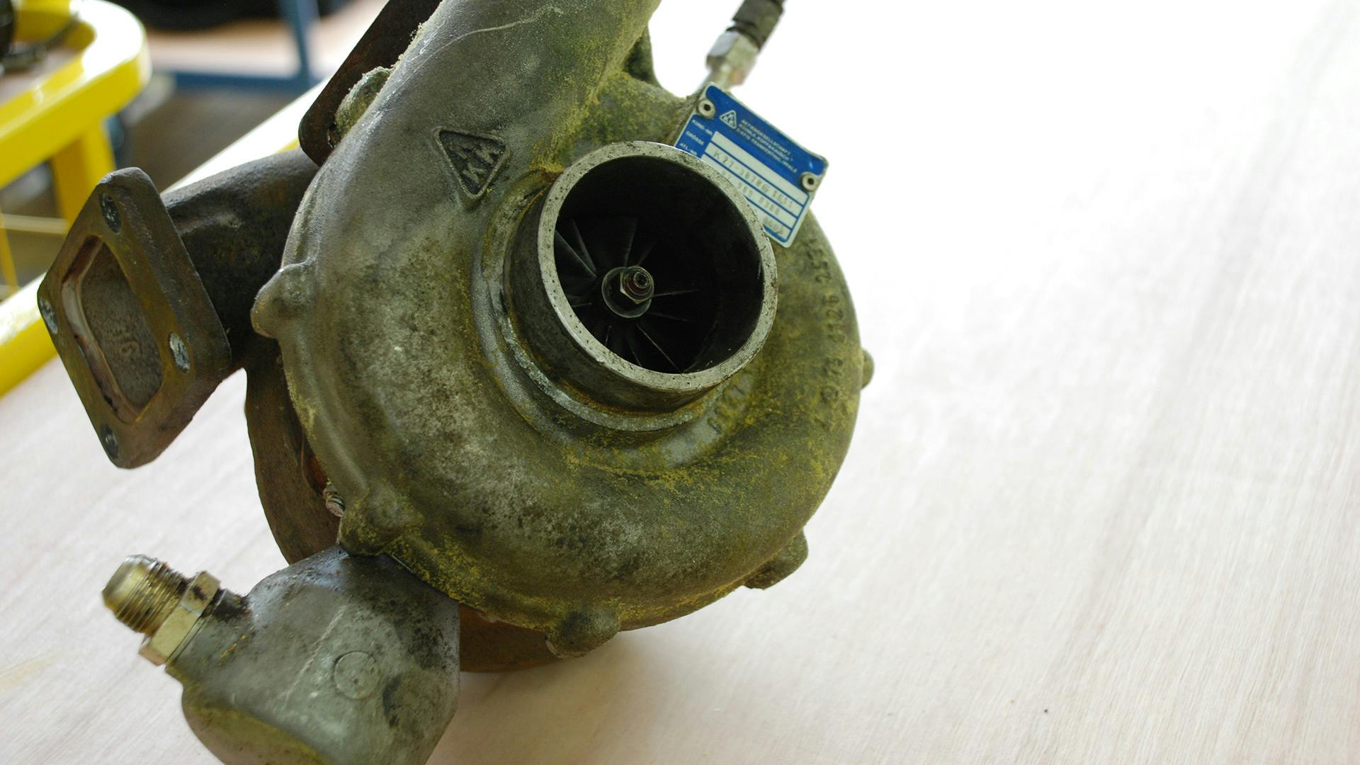 Turbo charger of the Porsche 924 GTP in dismantled condition.
