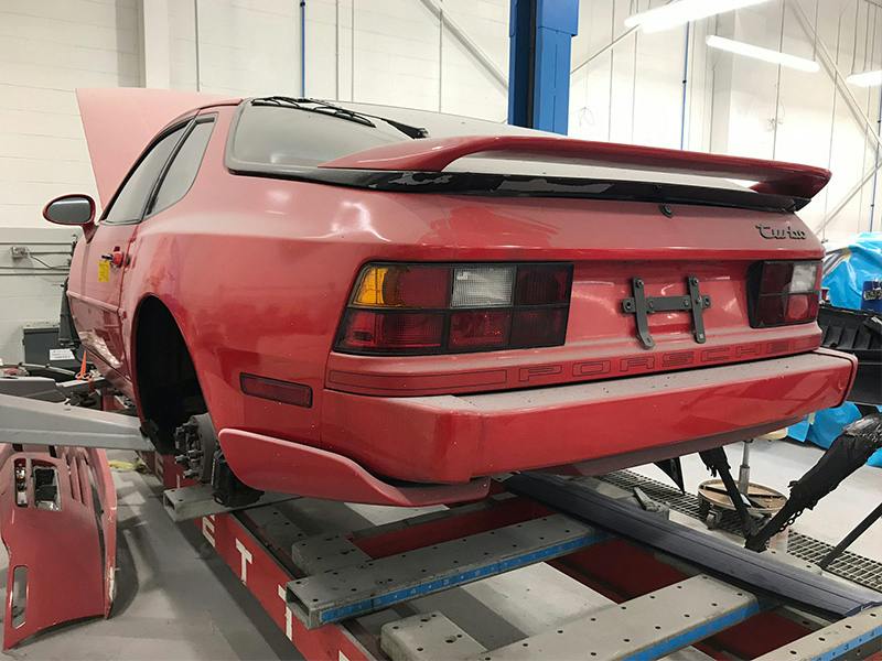 944 Turbo on a lifting platform.