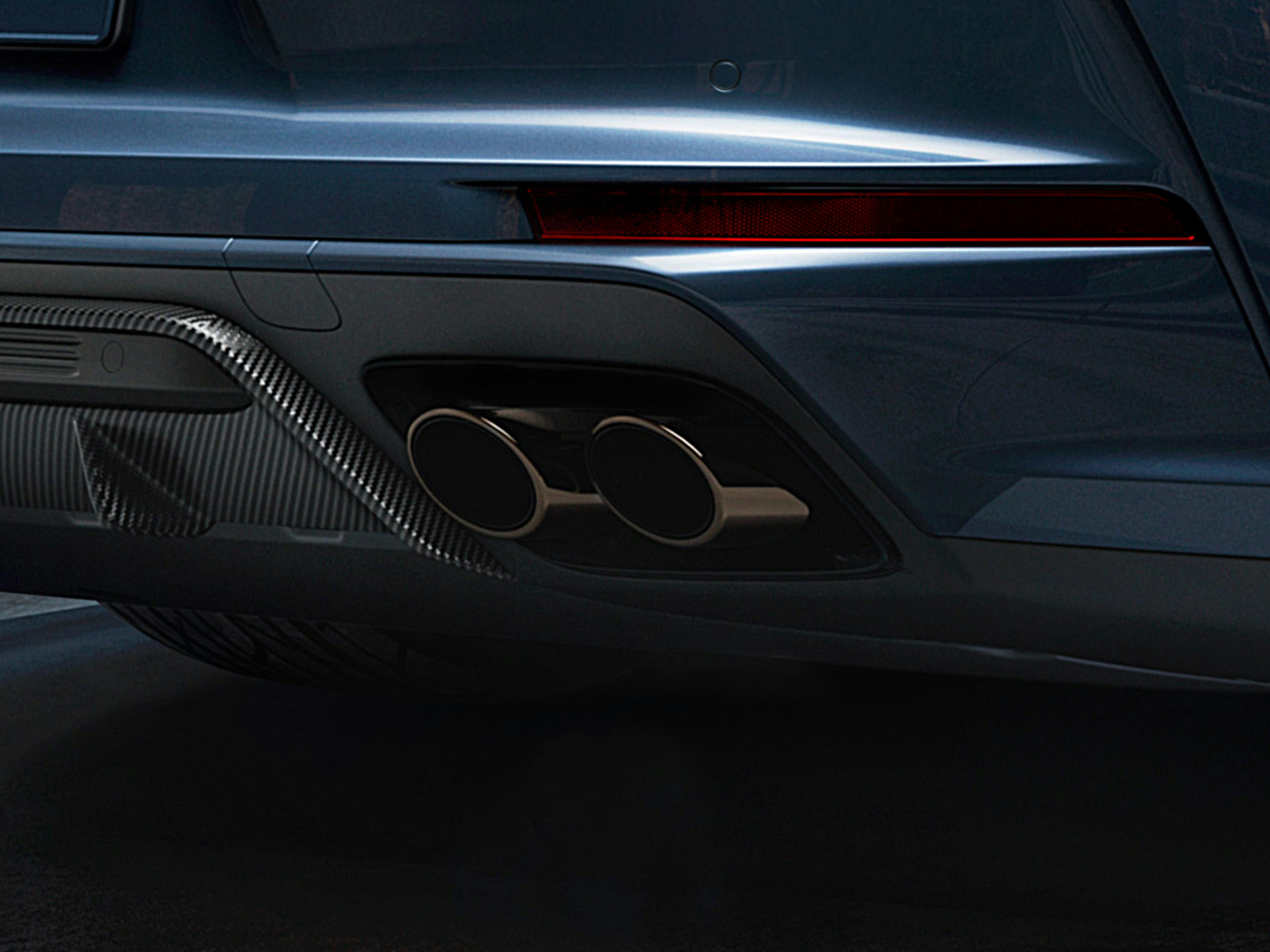 Detailed view of the sport exhaust system of the Porsche Exclusive Manufaktur Panamera Turbo S E-Hybrid.