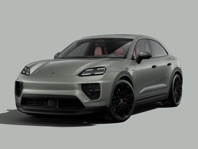 Front view of the Porsche Macan 4S in Aventurine Green Metallic.