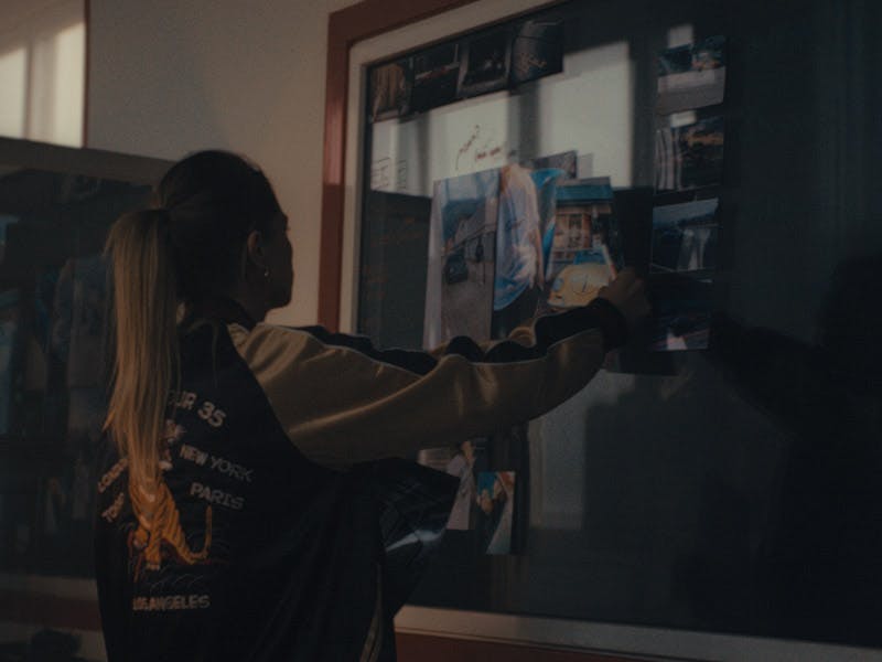 Short clip on Porsche Classic Motoroil 10W-50 with protagonist Lisa and her Porsche 924.