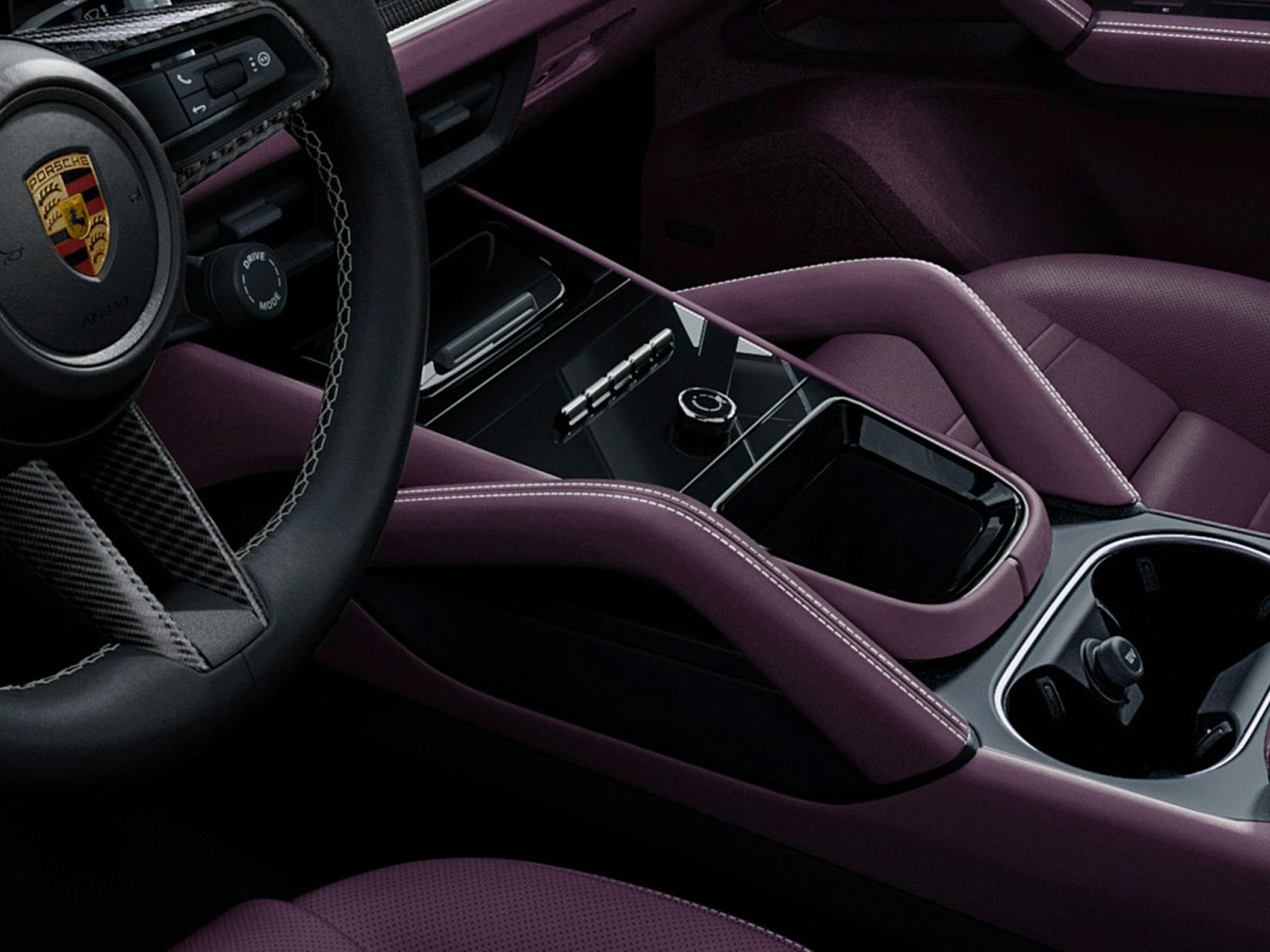 Detailed view of the centre console grab-rail in the Porsche Exclusive Manufaktur Cayenne S.
