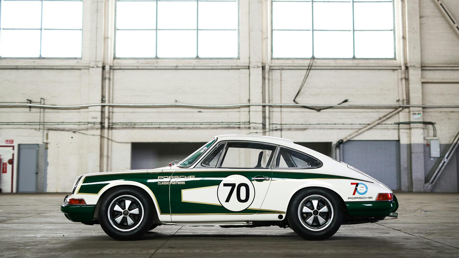The ‘Project 70’ 911 standing in an abandoned hall.