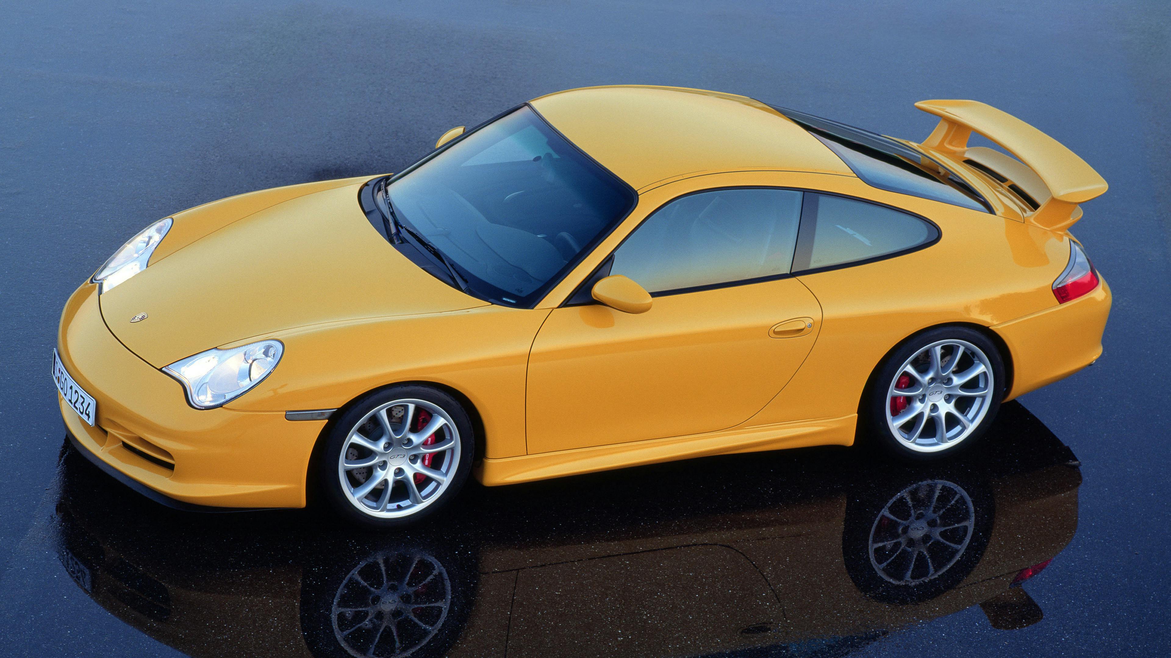 Yellow Porsche 911 GT3
