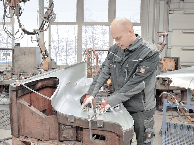 Workshop scene: cutting the standard part, positioning