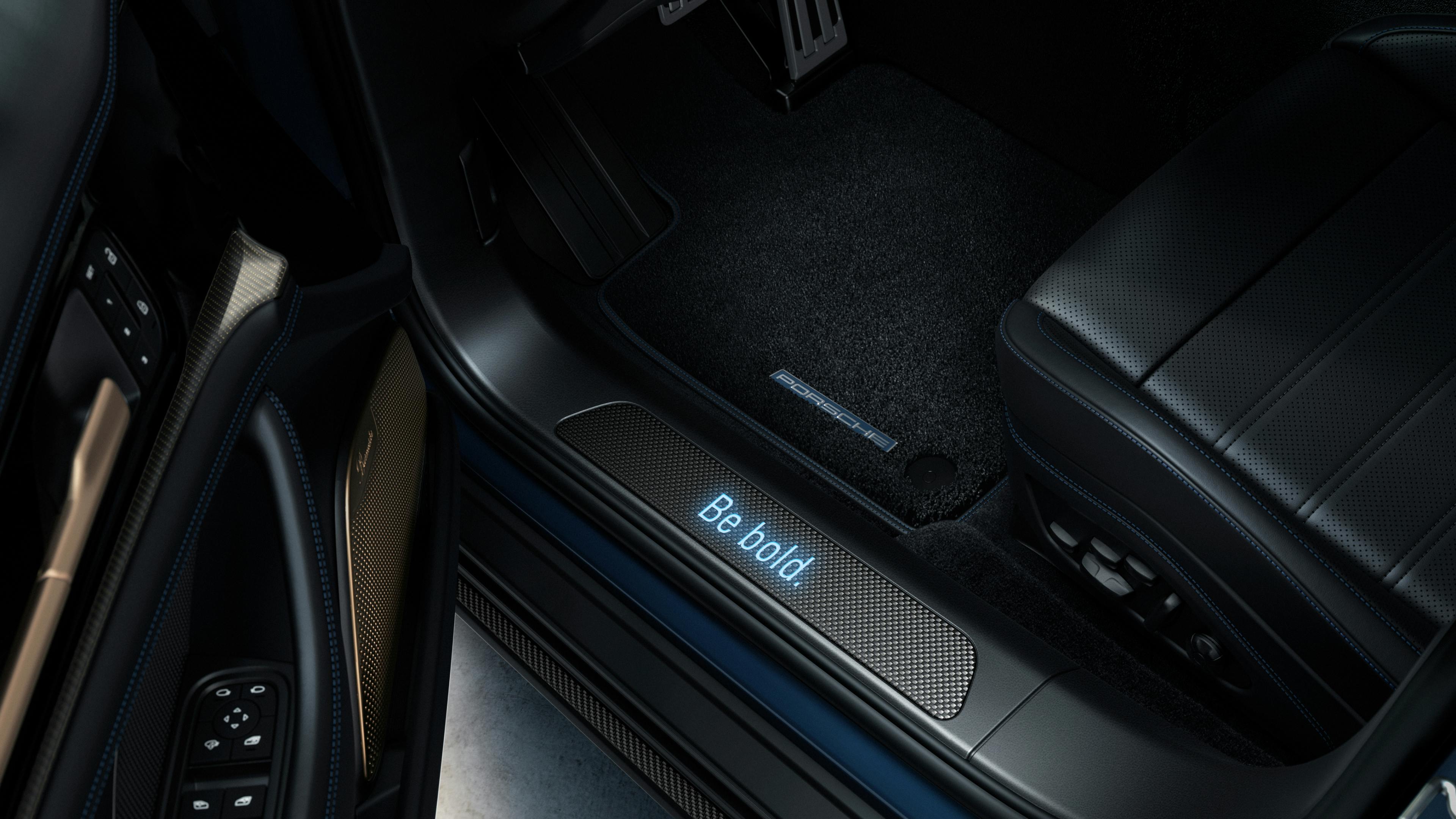 Detailed view of the door sill guard in the Porsche Exclusive Manufaktur Panamera Turbo S E-Hybrid.