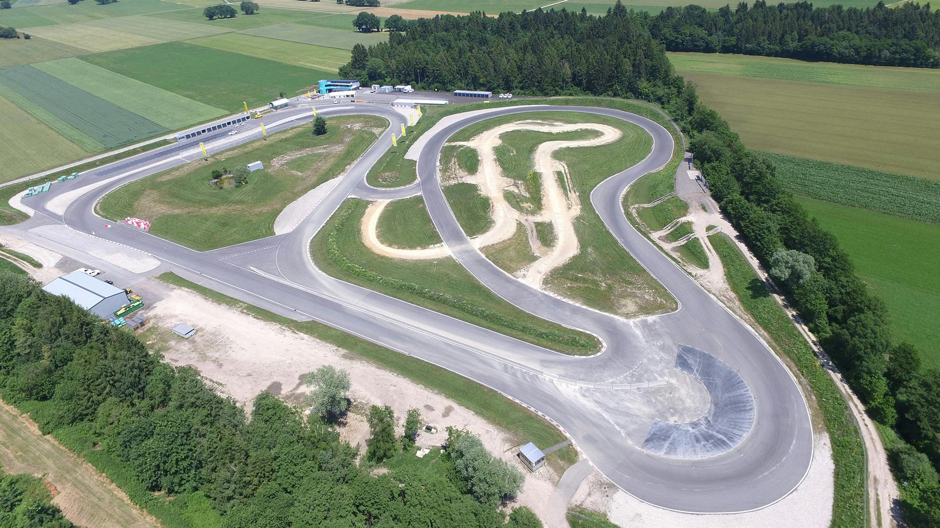 Der Rundkurs des Porsche Driving Center Lignières aus der Vogelperspektive.