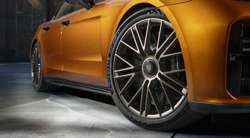 3877 UNi FORTUNE ポルシェ パナメーラターボ 3877 UNi FORTUNE