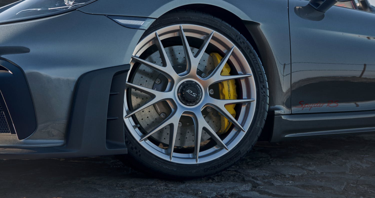 【希少】ポルシェ 718 スパイダー 限定カスタマイズモデル hqdefault.jpg