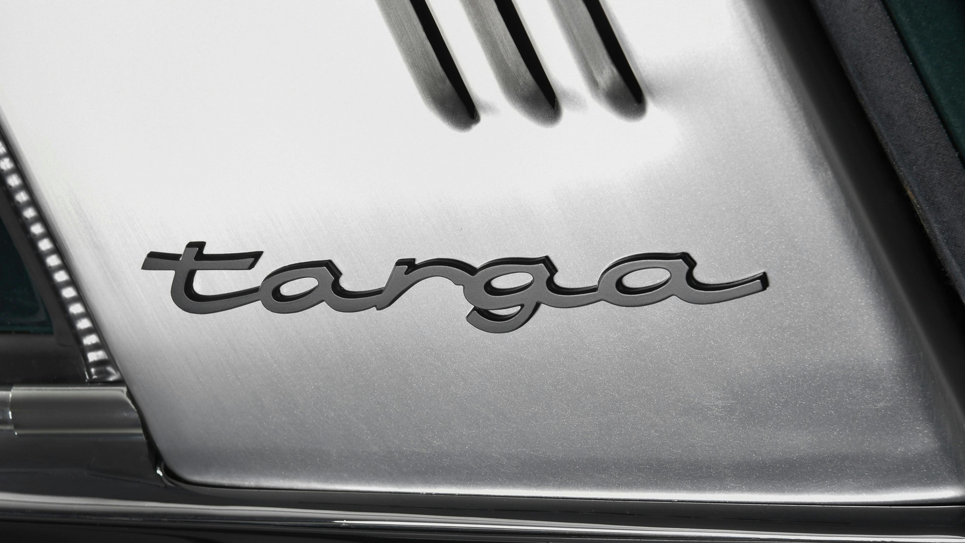Detail shot: Targa bar
