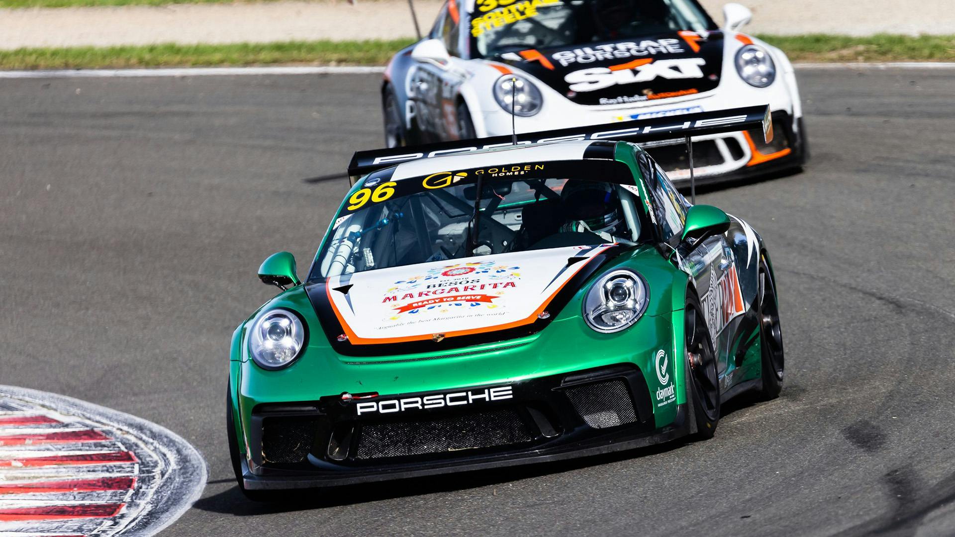 Porsche’s racing at Highlands Raceway NZ