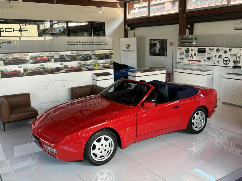 Foto del Classic Corner presso il Centro Porsche Roma