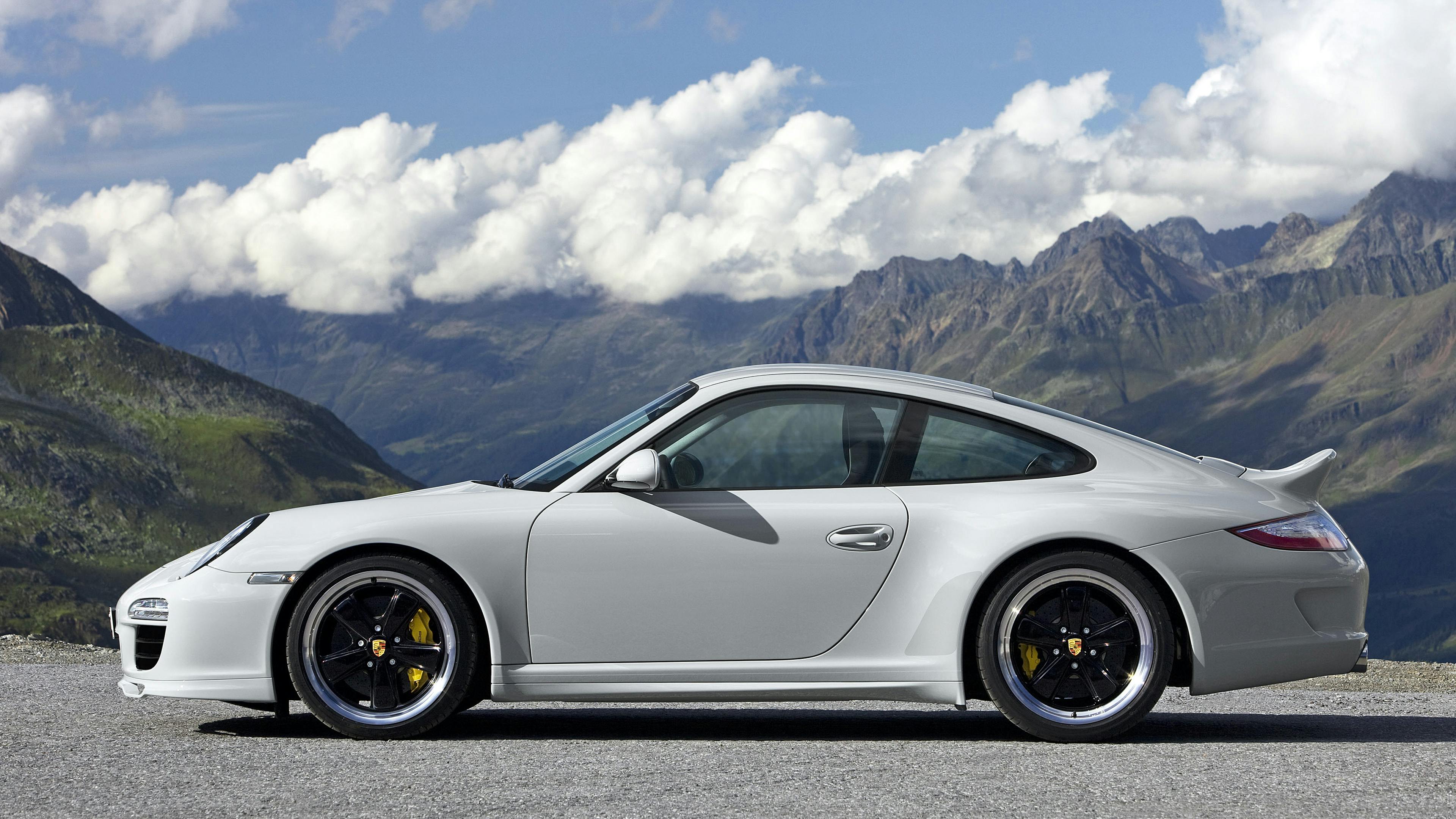 Parked 911 Sport Classic of the 997 type in a mountain landscape.