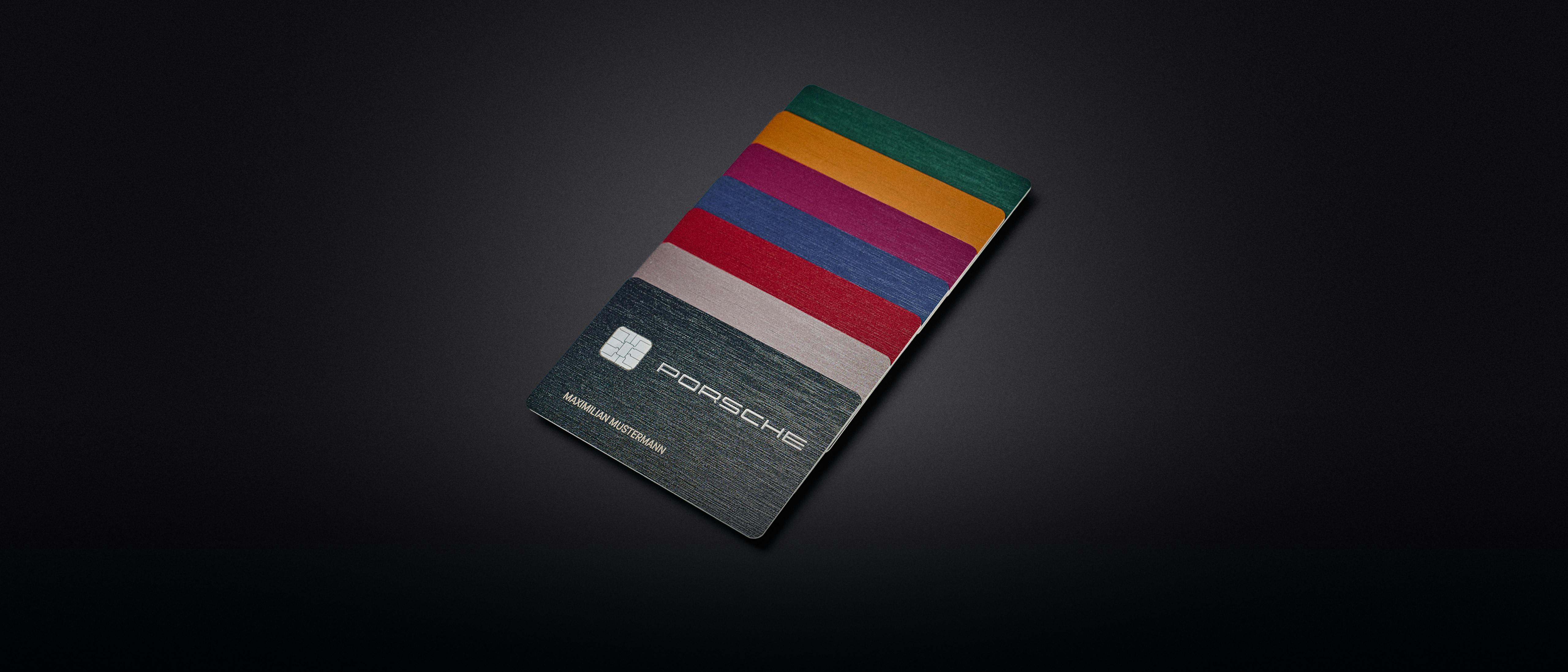 Sieben bunte Porsche Kreditkarten sind in Porsche Farben Farben fächerartig aneinander gereiht.