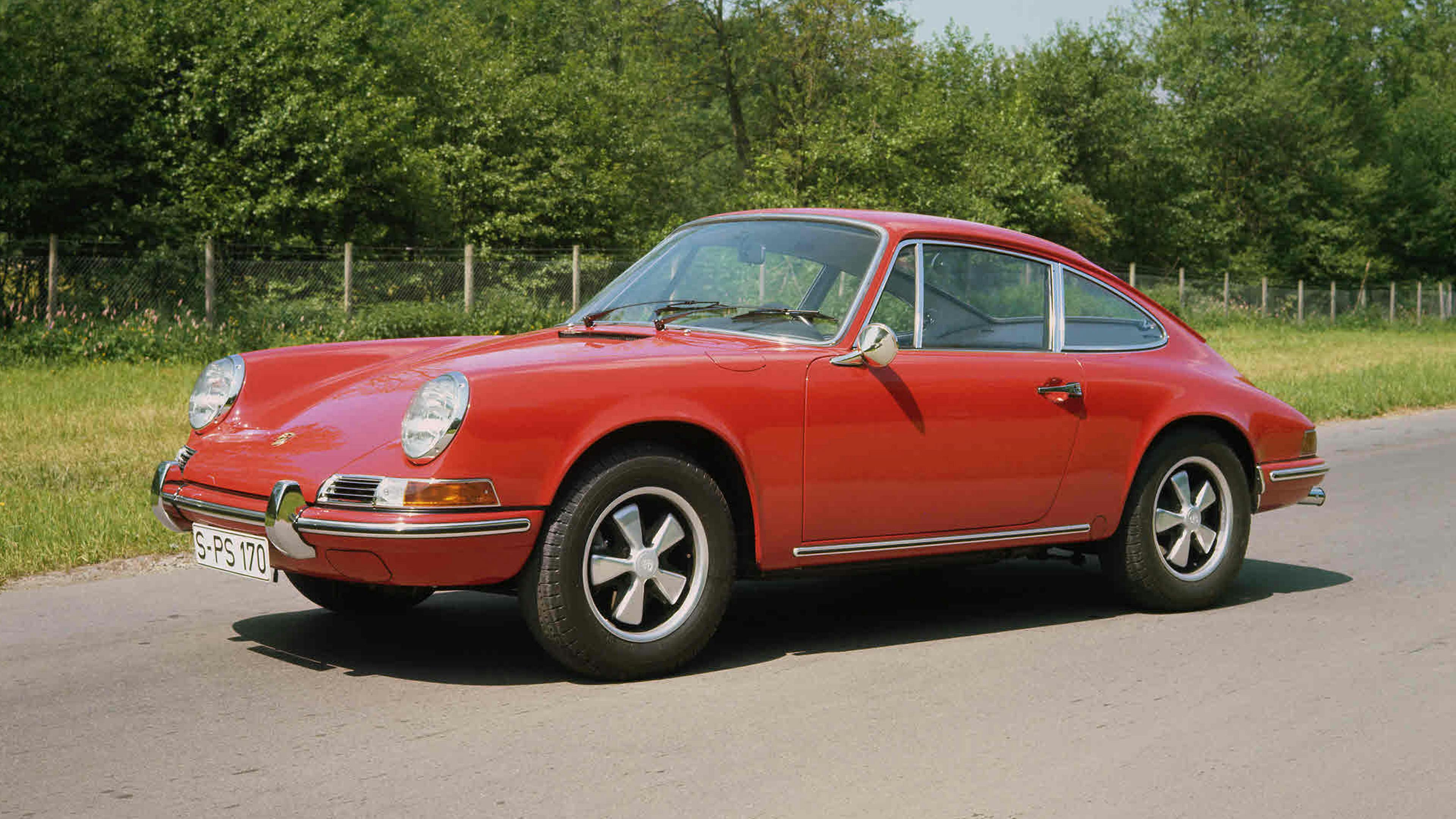 Red Porsche 911 T 2.0, 911 T 2.0 Targa (1968–69)