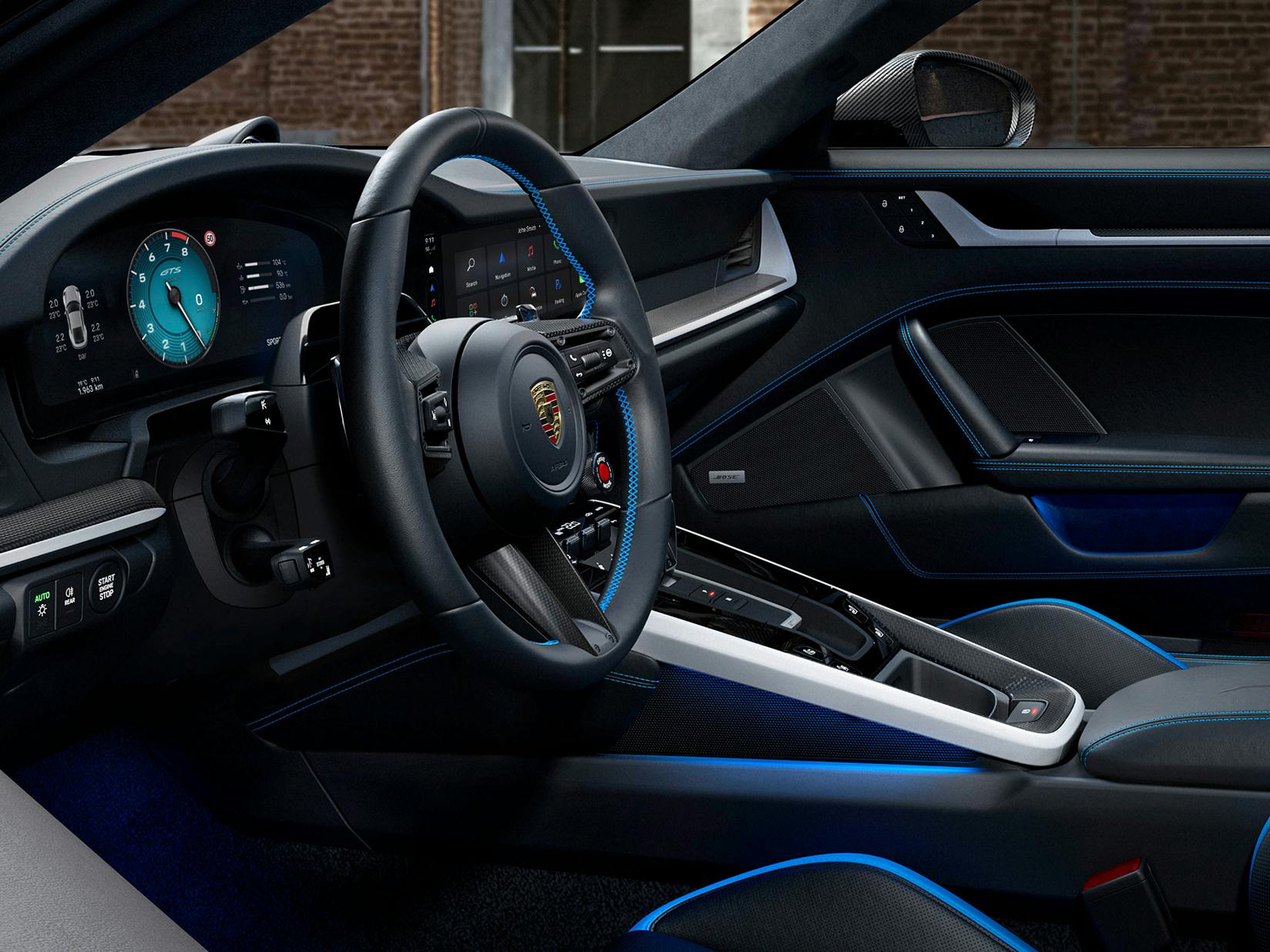 Vista del puesto de conducción del 911 Carrera GTS de Porsche Exclusive Manufaktur.