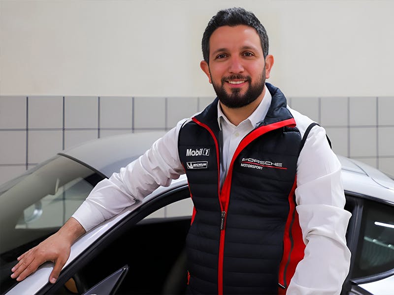 Photo de Tony Rmeily, conseiller en service classique certifié