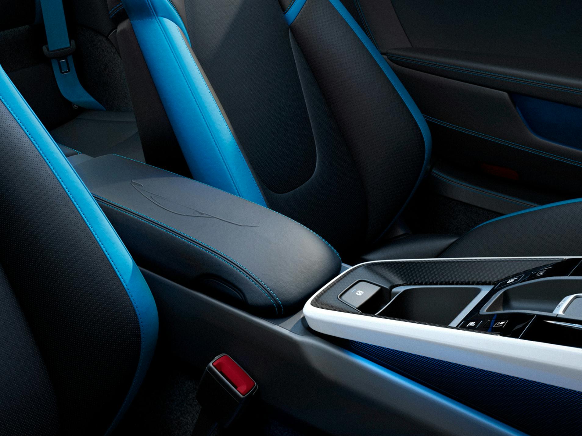 Detalle de la consola central del 911 Carrera GTS de Porsche Exclusive Manufaktur.
