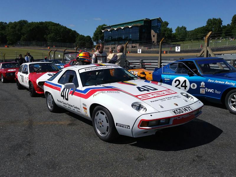 The Porsche 928 with Tom Bradshaw at Brands Hatch.