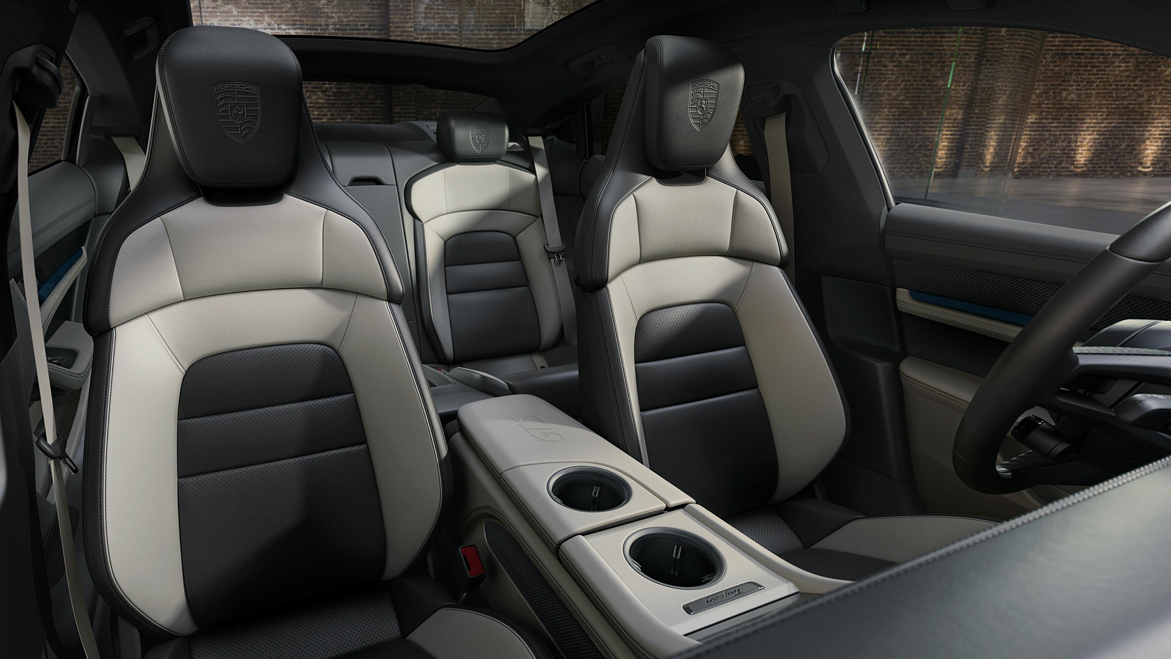 View into the cockpit of the Porsche Exclusive Manufaktur Taycan GTS.