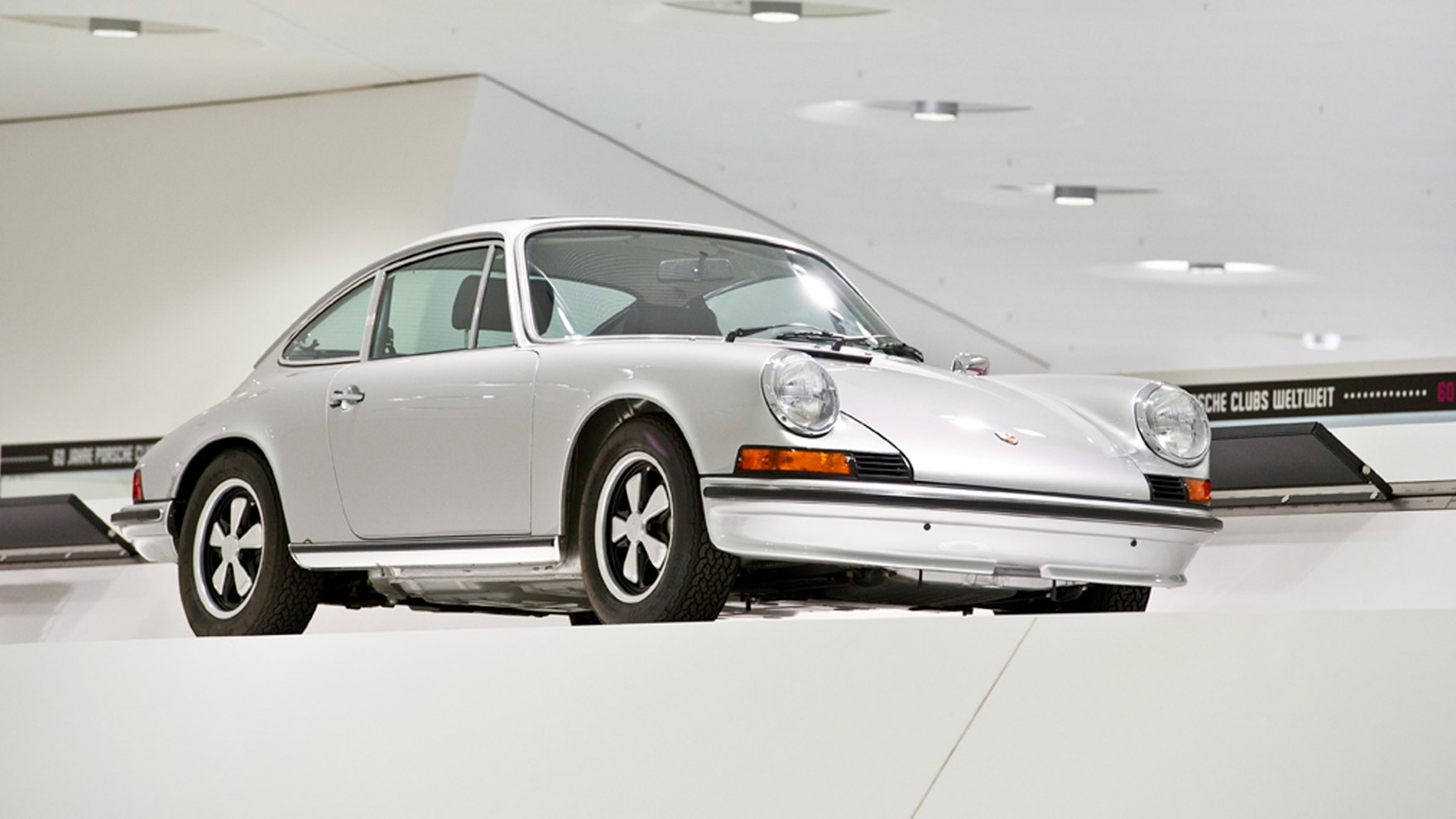 Factory restoration in perfect form: Porsche 911 S Targa - Porsche