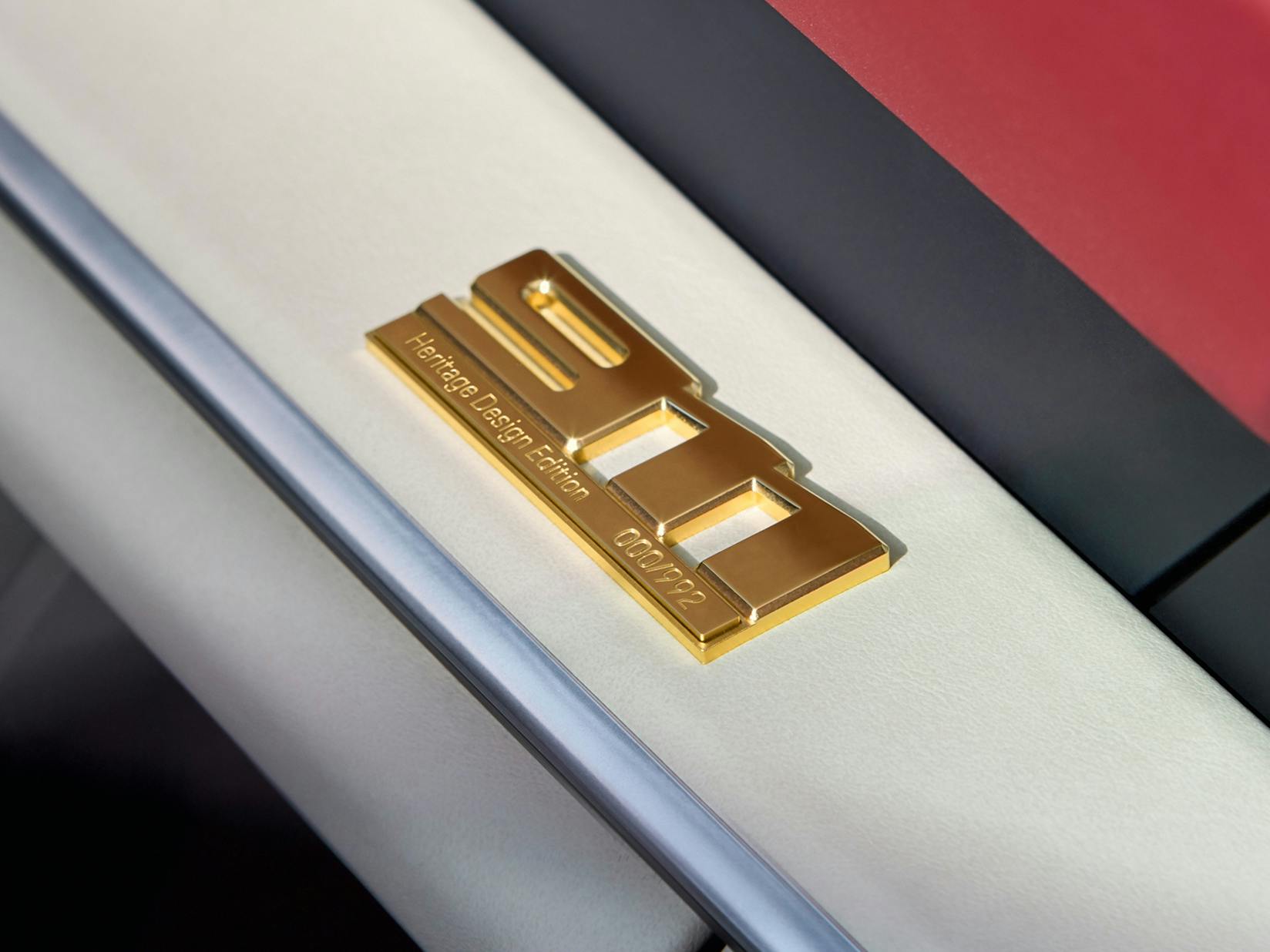 Detailed view of the limited edition badge on the Porsche 911 Targa 4S Heritage Design Edition.