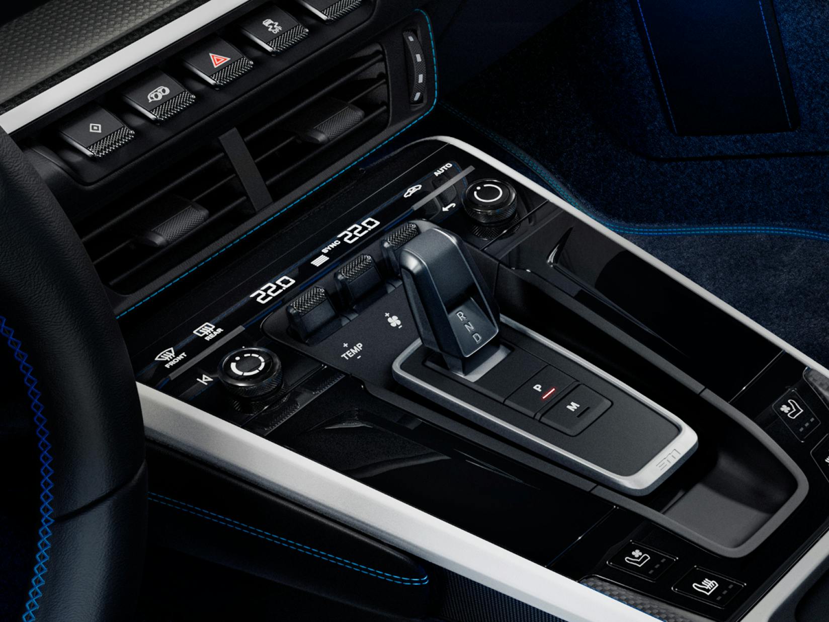 Detailed view of the centre console in the Porsche Exclusive Manufaktur 911 Carrera GTS.