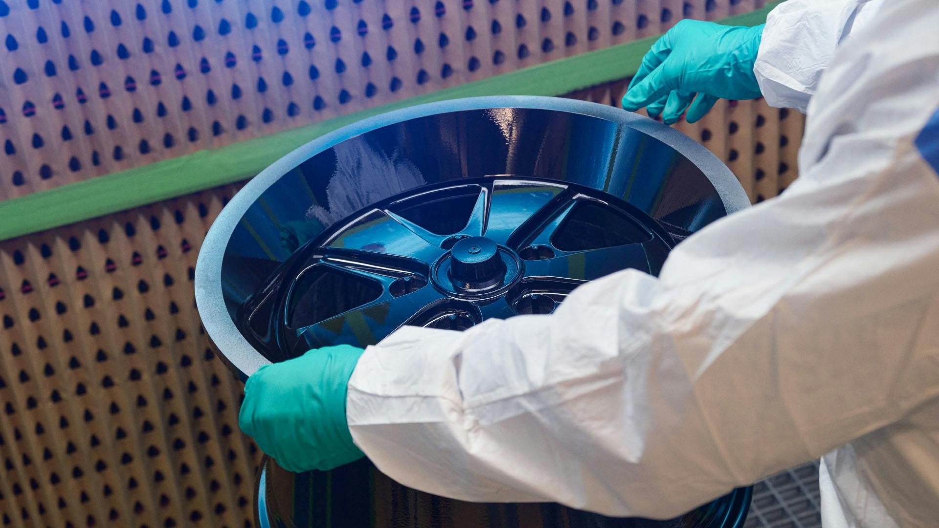 Fuchsfelge (Fuchs wheels), varnished