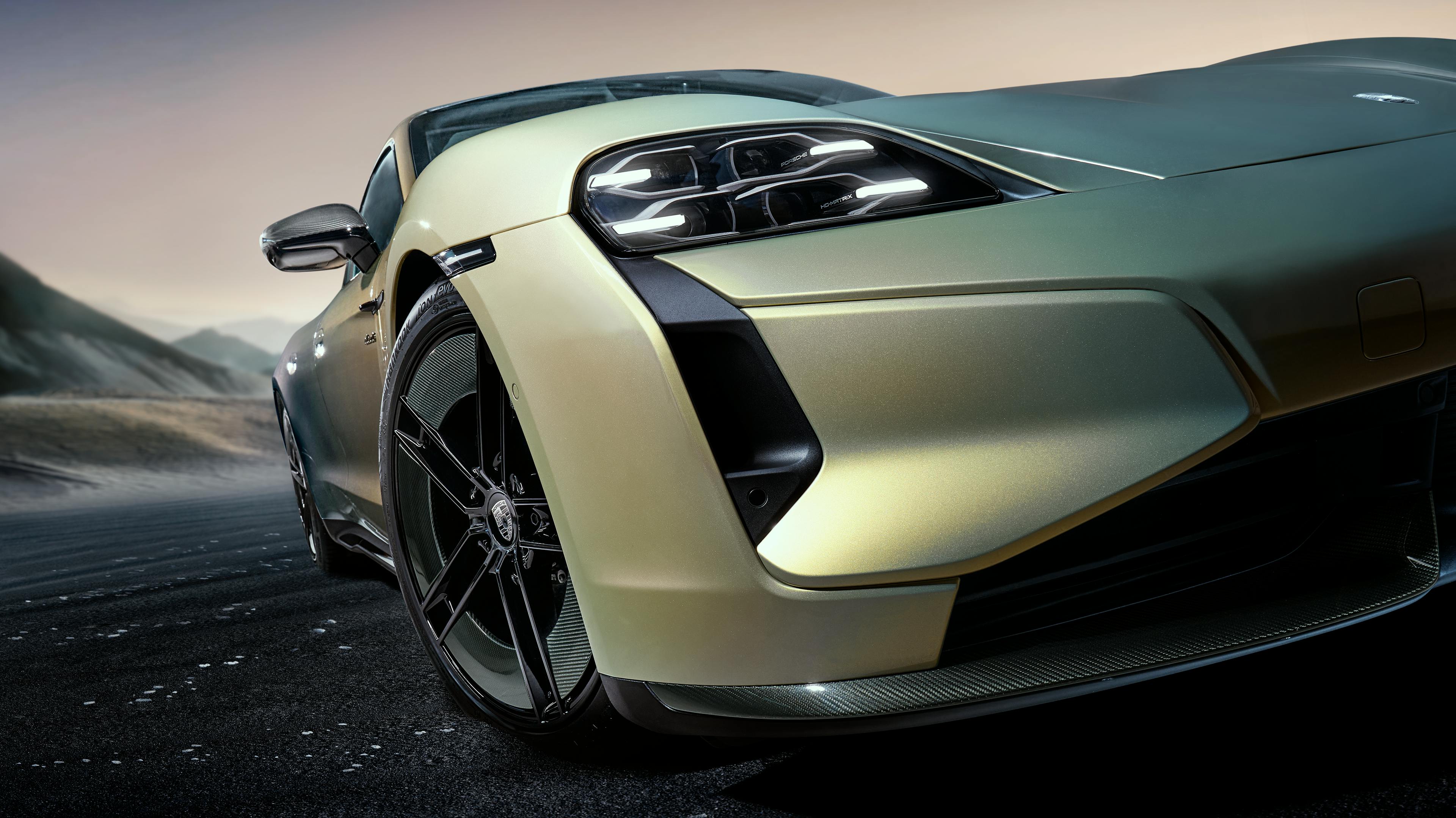 Carbon-fibre exterior celestial jade