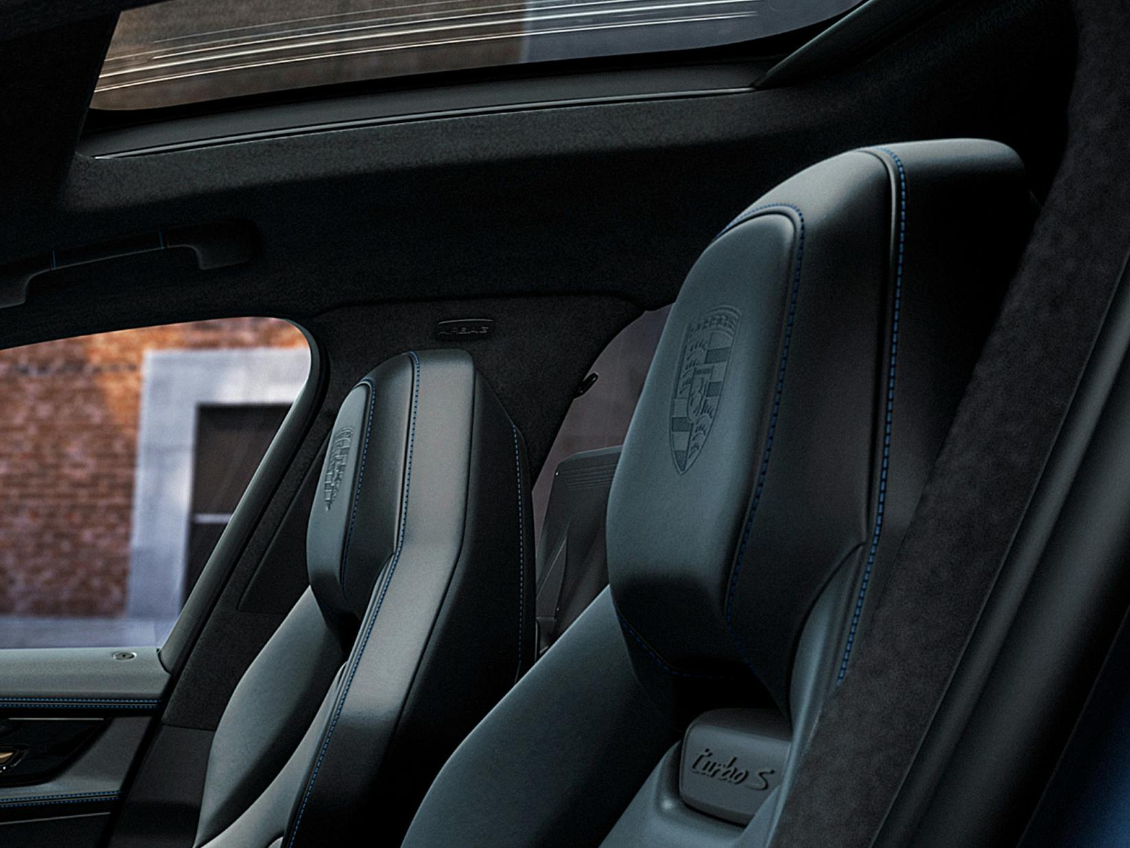 View of the seat of the Porsche Exclusive Manufaktur Panamera Turbo S E-Hybrid.