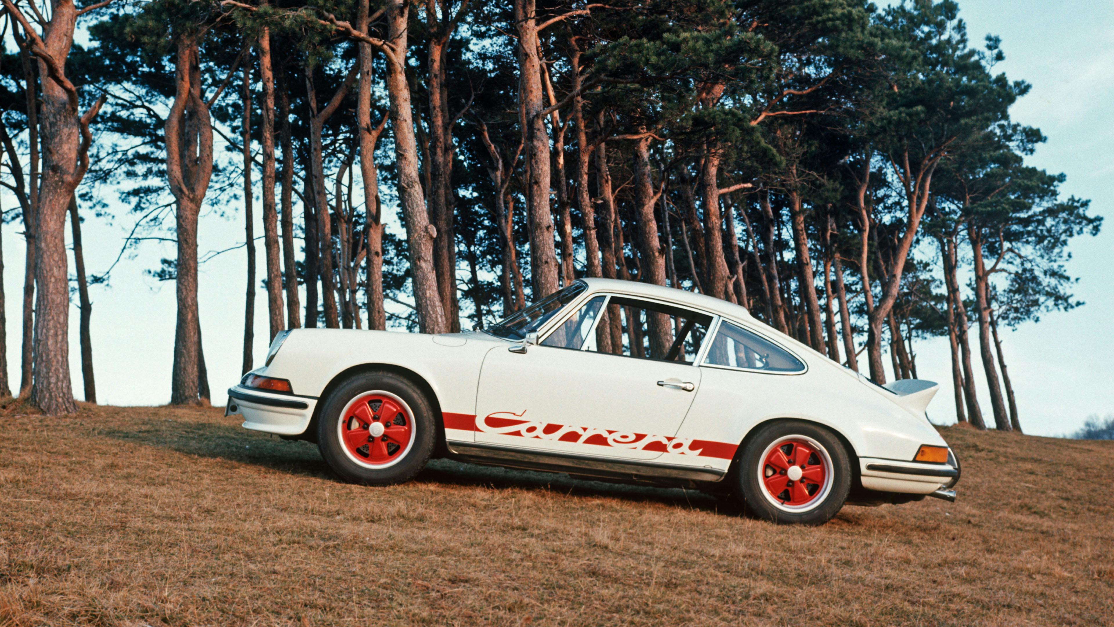 White Porsche 911 Carrera RS 2.7, Touring model M472 (1973)