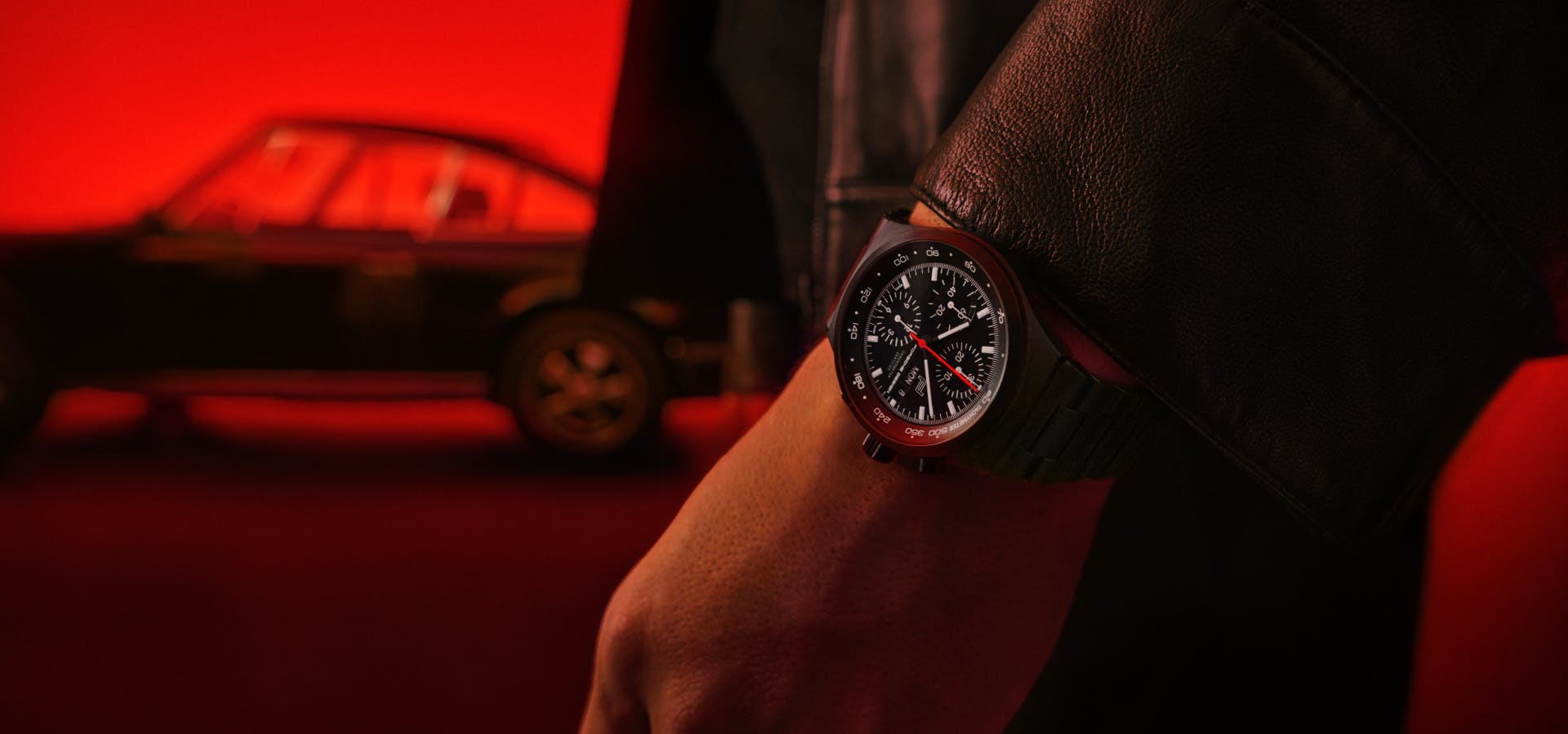 クロノグラフ 1 – オールブラック ナンバード エディション | ポルシェ  