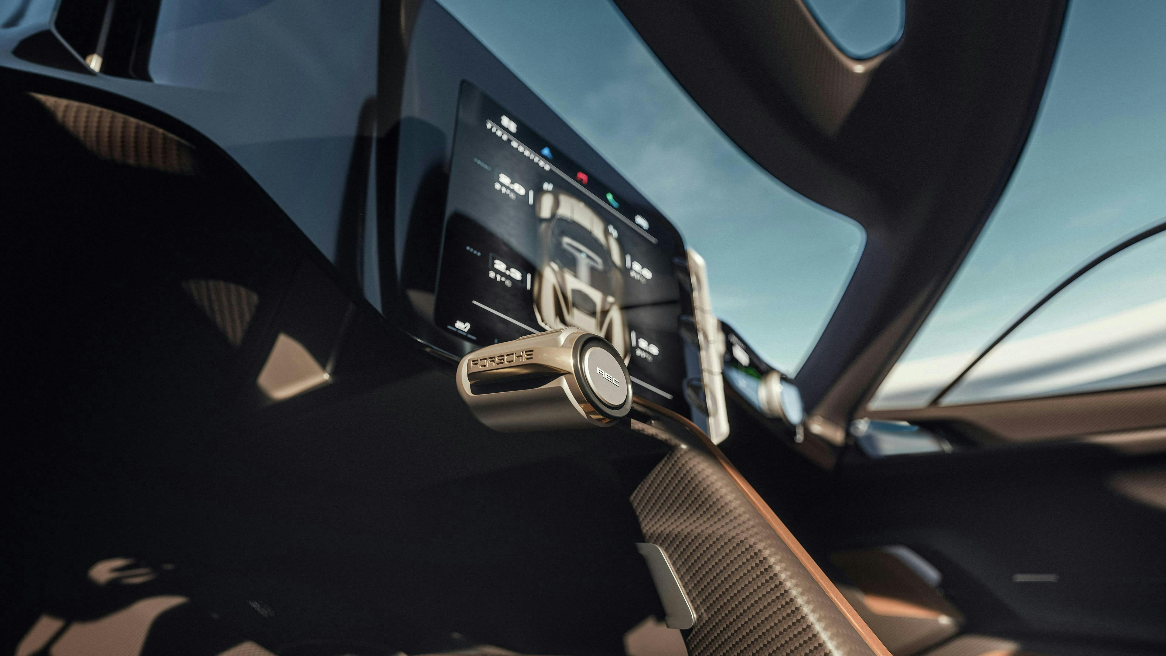 Porsche Mission Xのインテリア: 録画ボタン付きマルチパーパスコントローラーの詳細ビュー