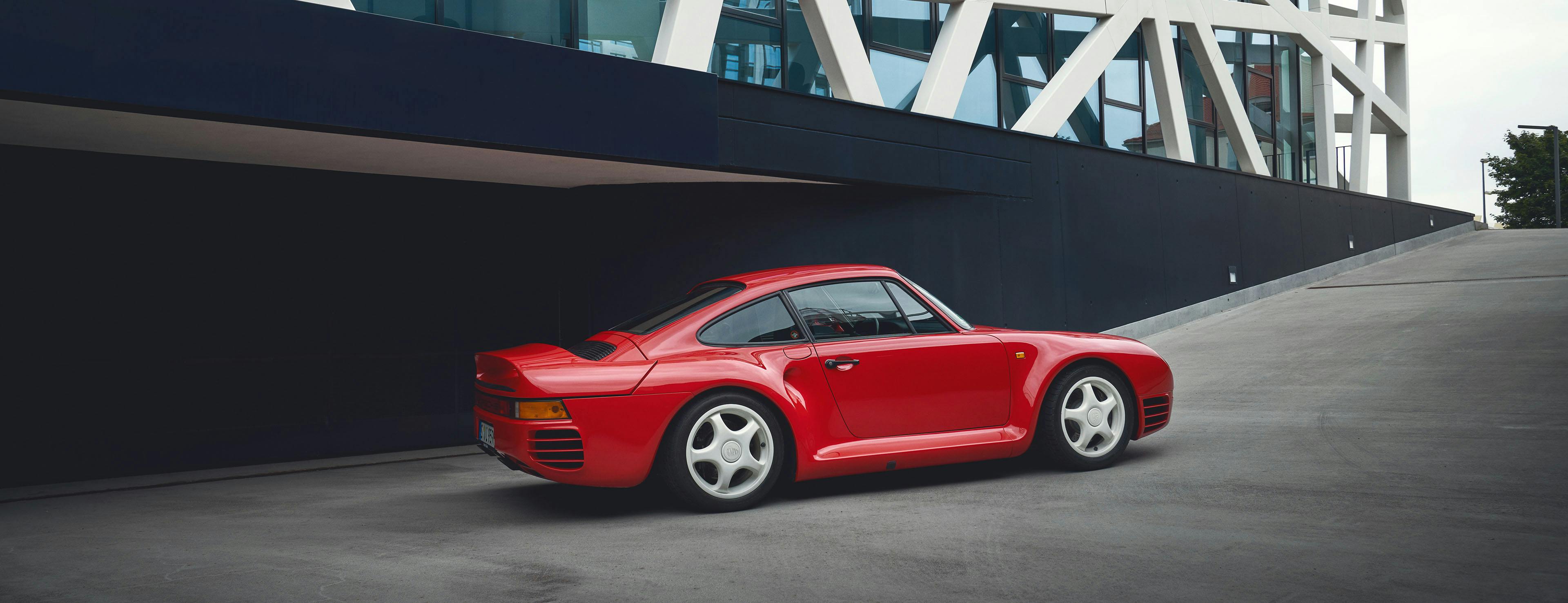 Roter Porsche 959