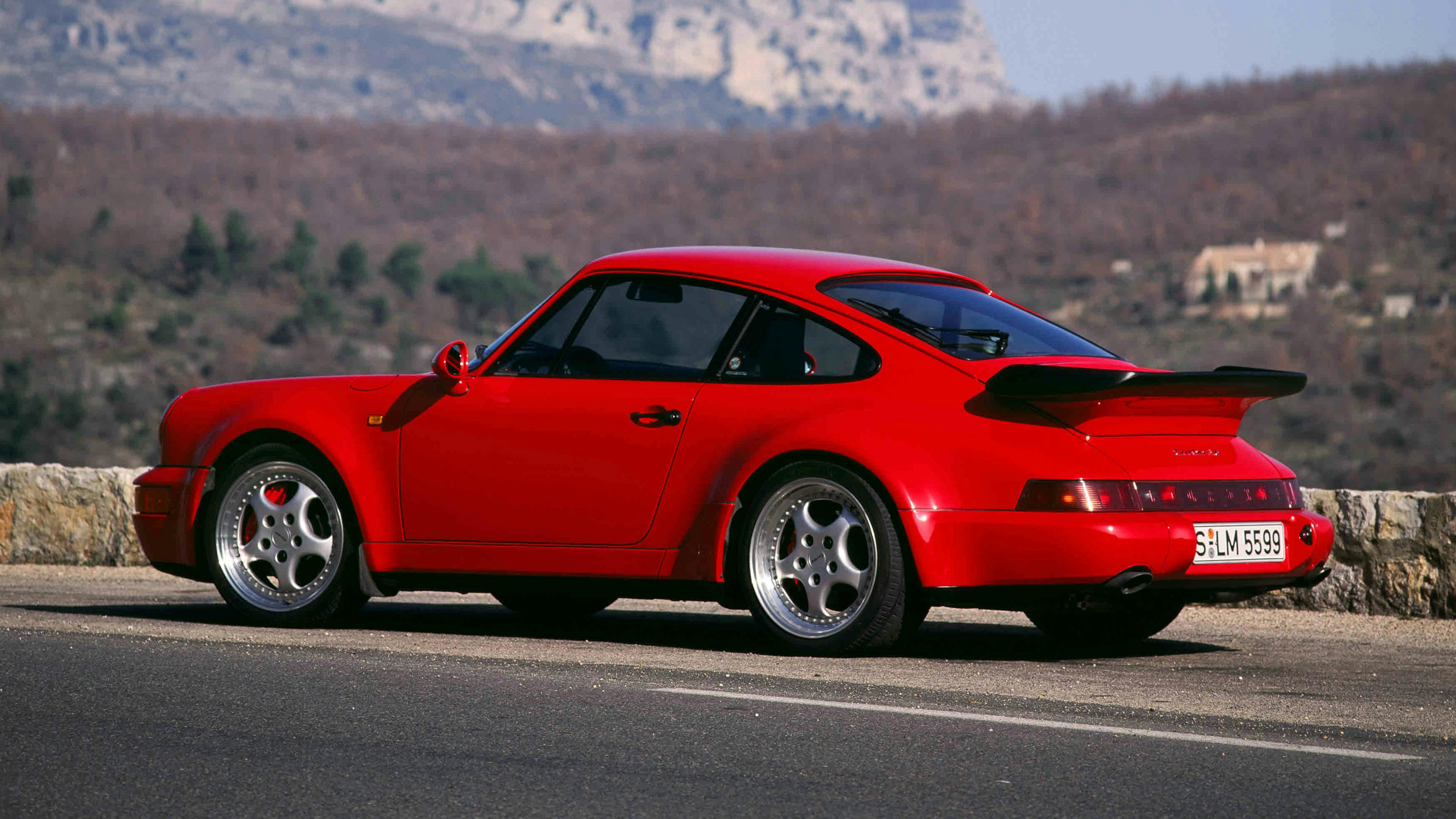 Roter Porsche 911 Turbo 3.6