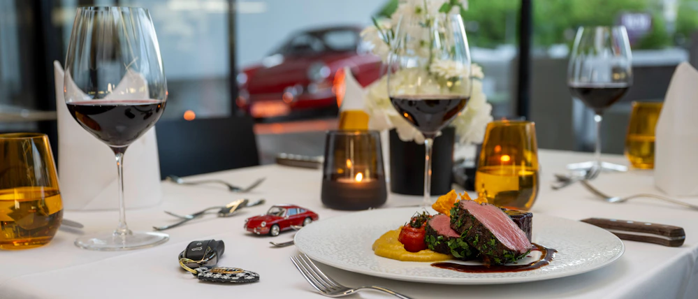 Stilvolle Porsche Museum Restaurant Bildnull