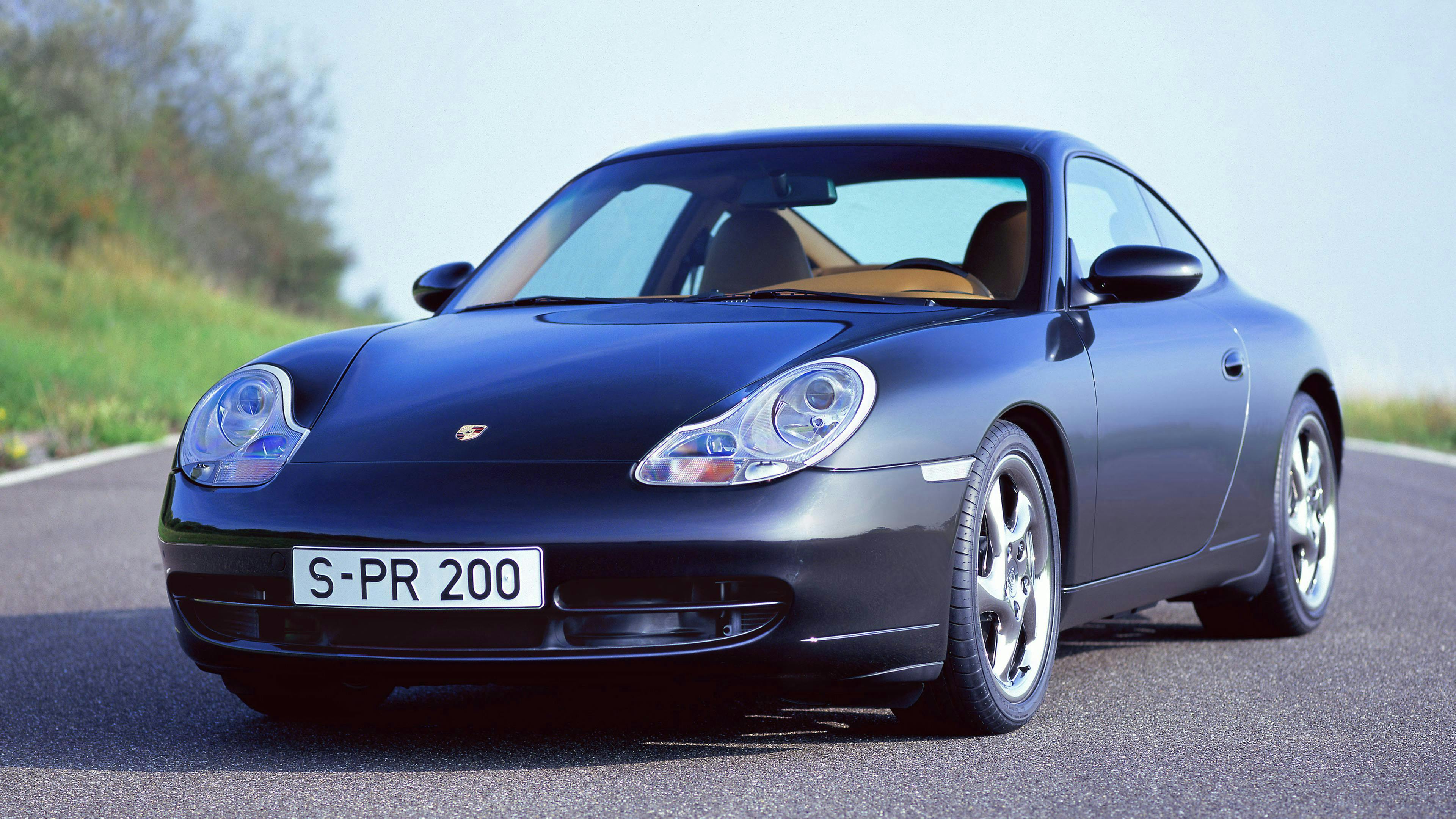 Porsche 911 Carrera 4 Coupé – Millenium (2000)