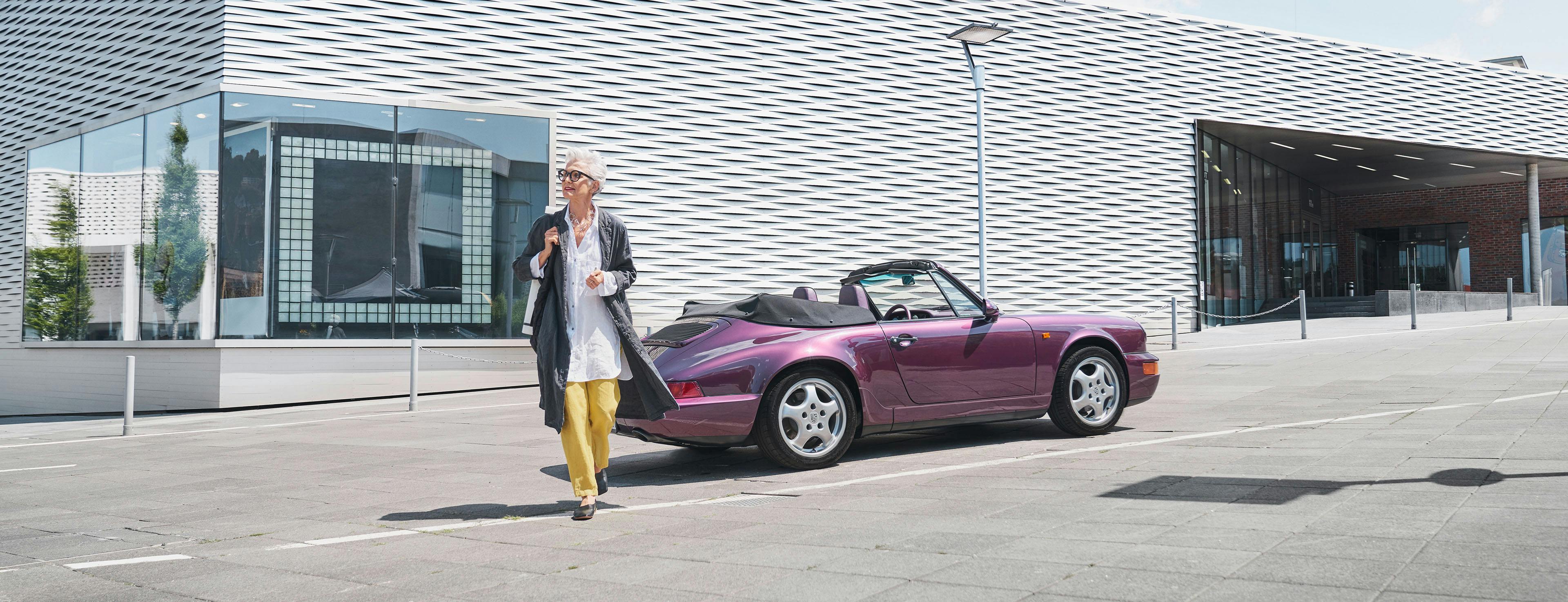 Straßenszene: Porsche 911 (Typ 964).