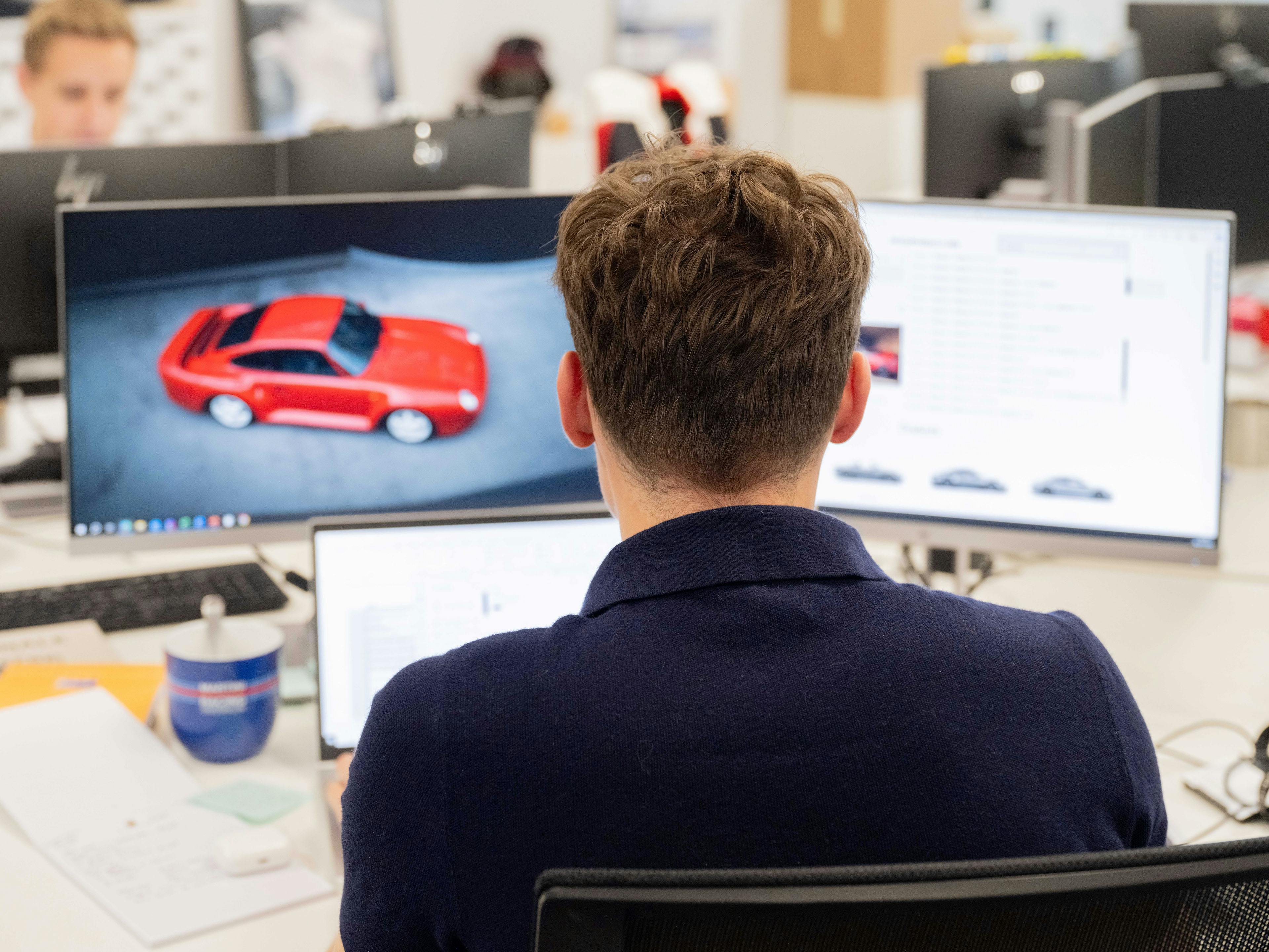 1 person working on his computer.