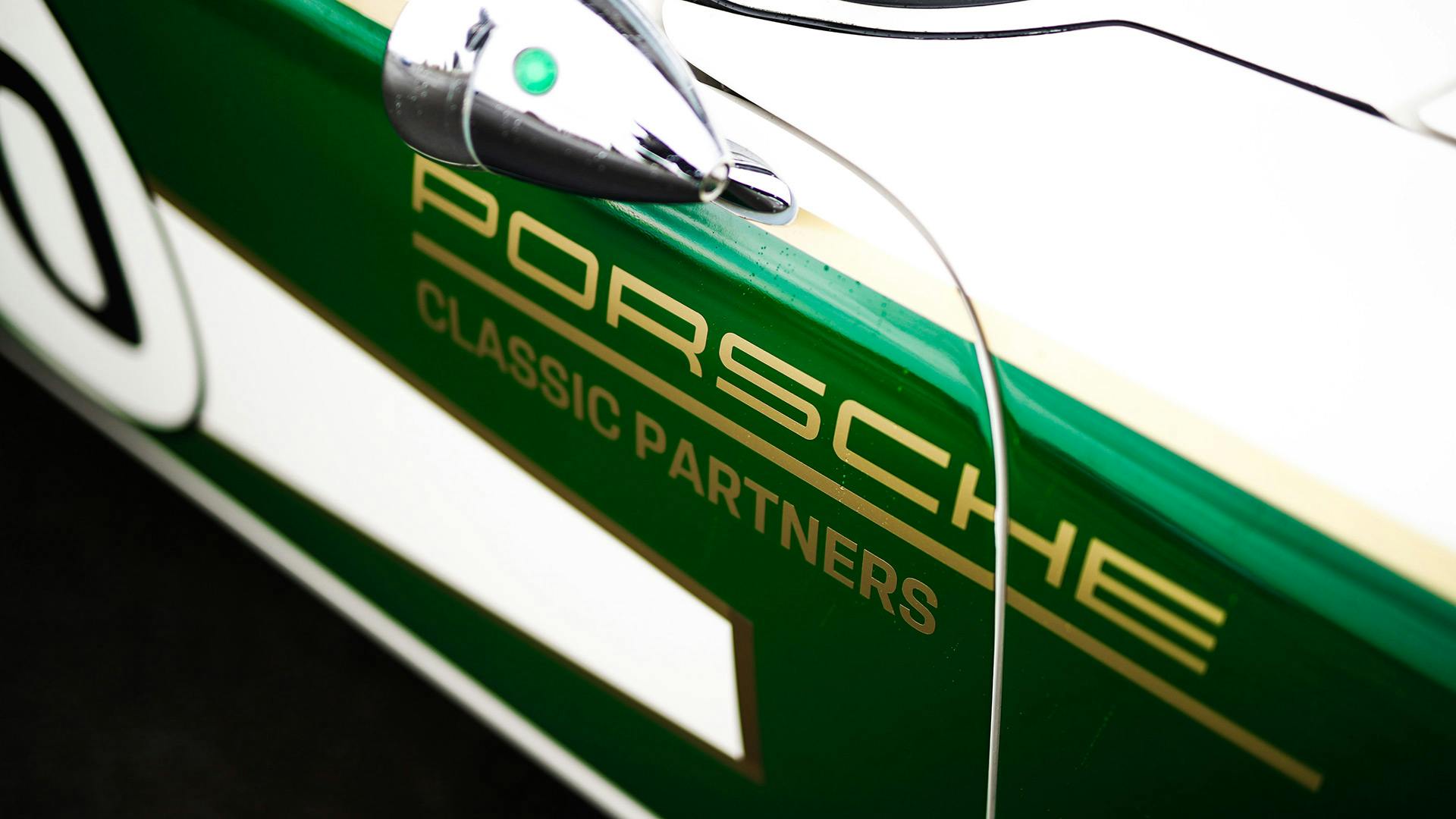 The door and the rear-view mirror of the ‘Project 70’ 911 with the ´Porsche Classic Partners´ lettering.