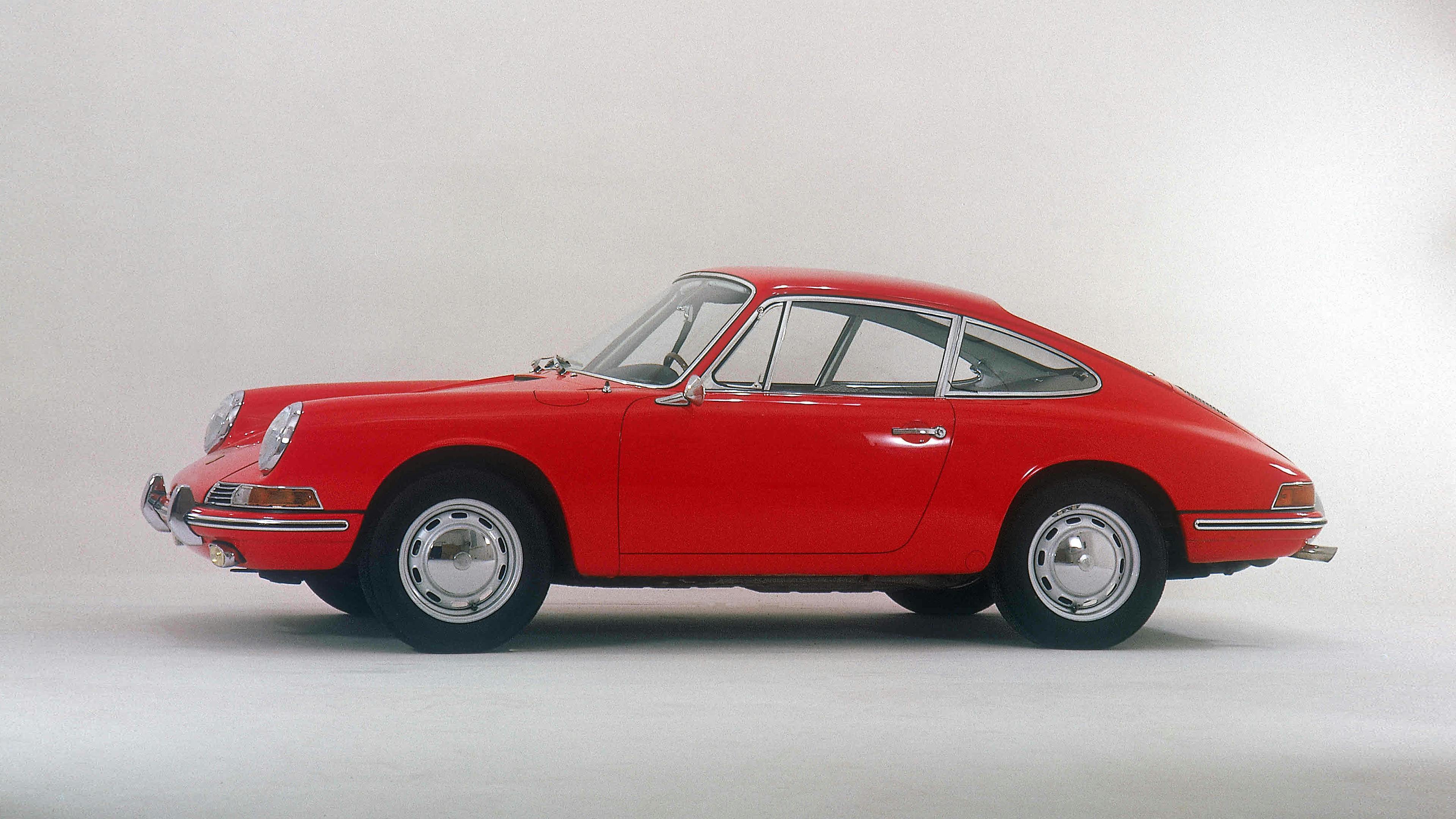 Une Porsche 901 rouge