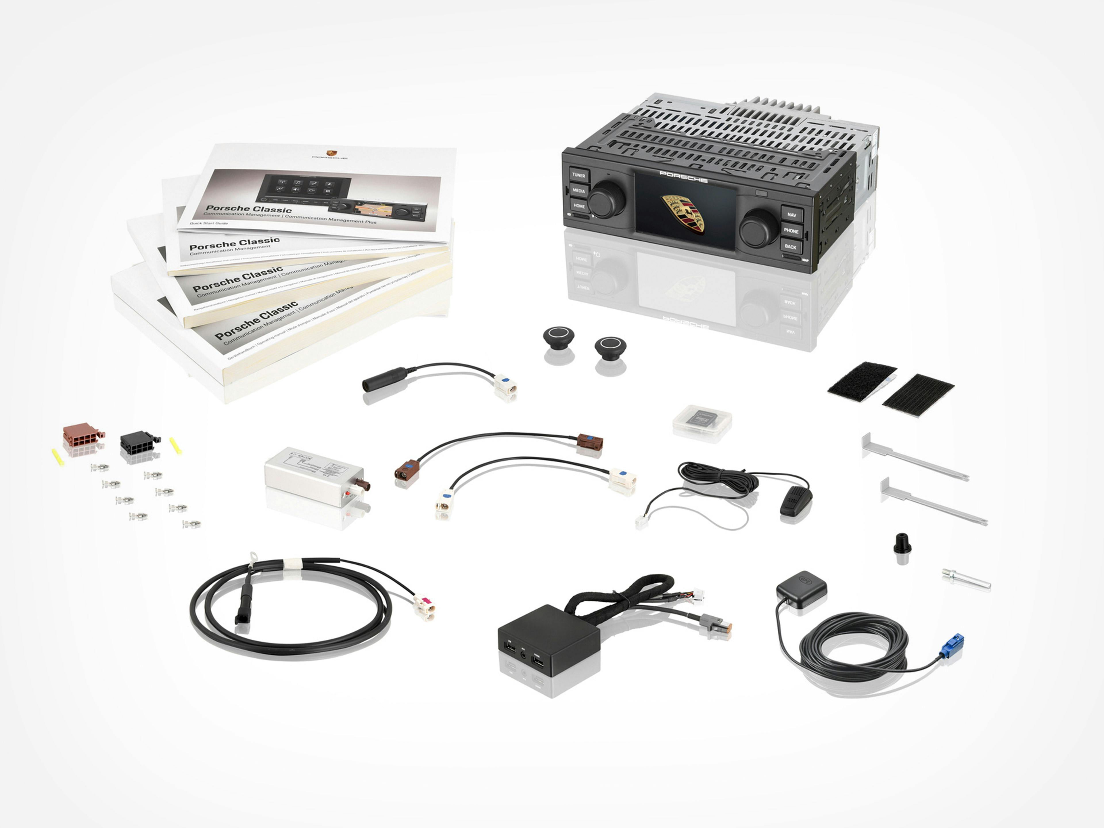 Studio image of the PCCM (Porsche Classic Communication Management) for all Porsche Classic classic cars (911 F model, G model, type 964 and 993, as well as for Porsche 914, 959, 924, 928, 944 and 968) with operating instructions.